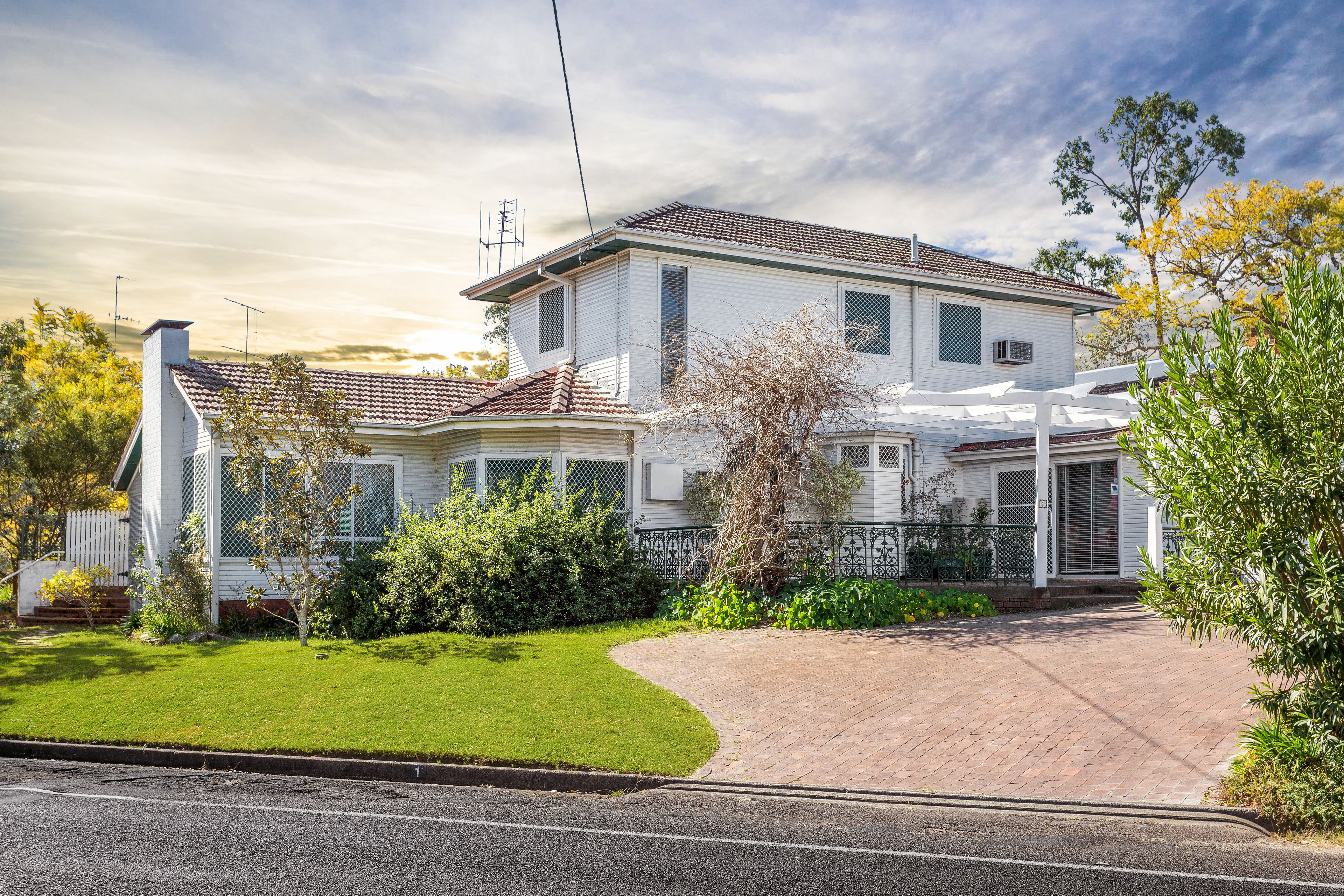 1 Montgomery Crescent