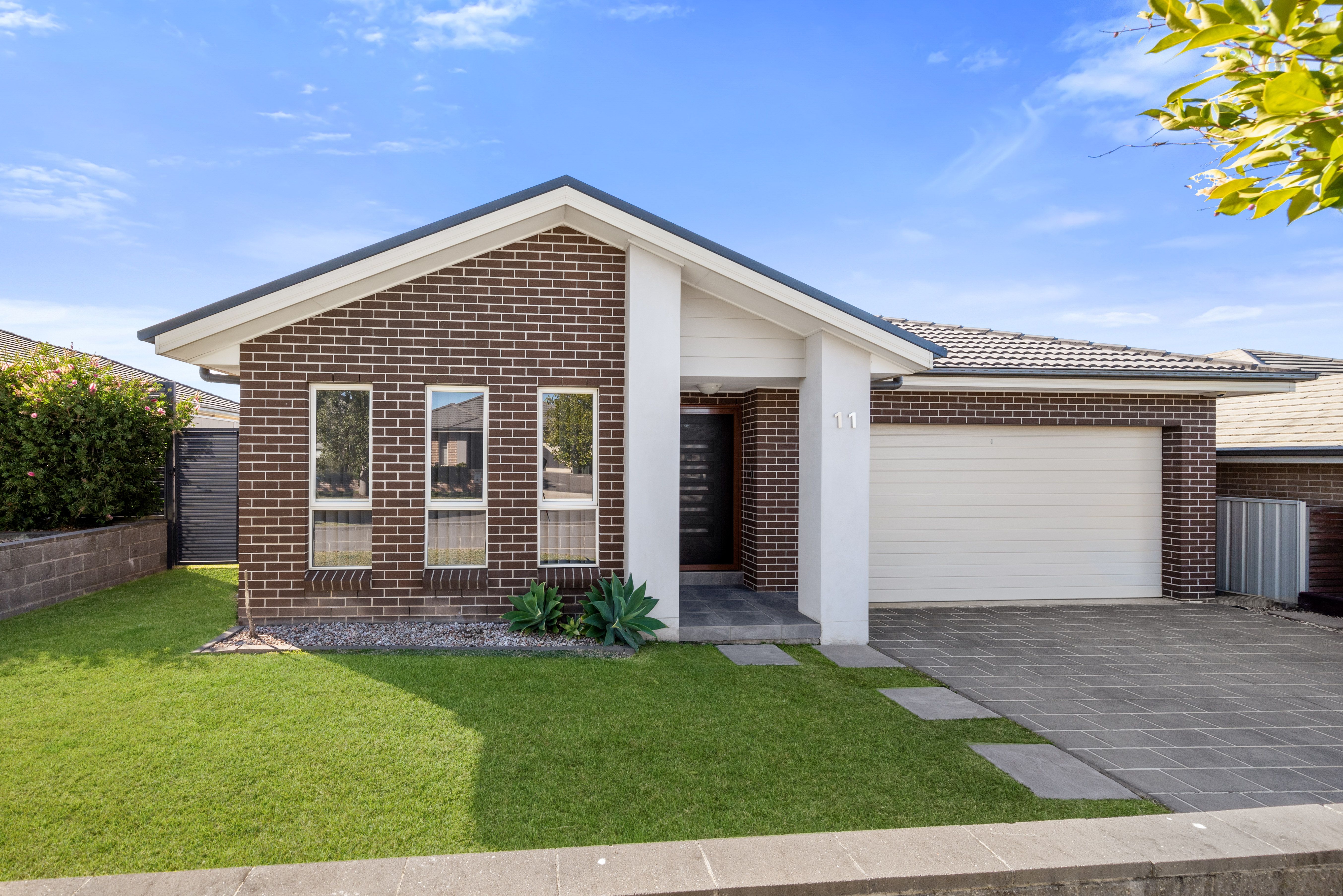 11 Geoghegan Circuit, Oran Park, NSW 2570
