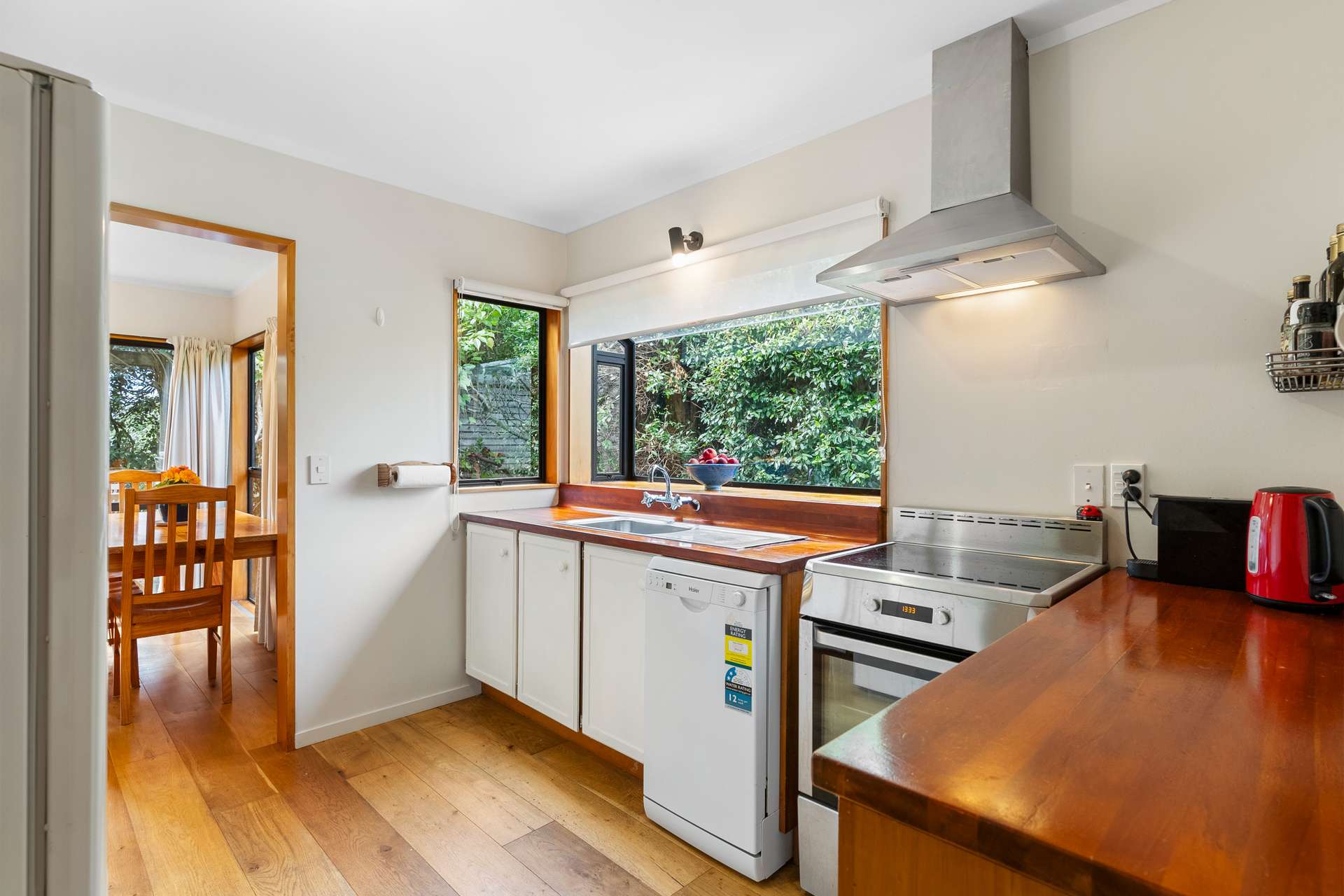 2/120 Riddell Road photo 6