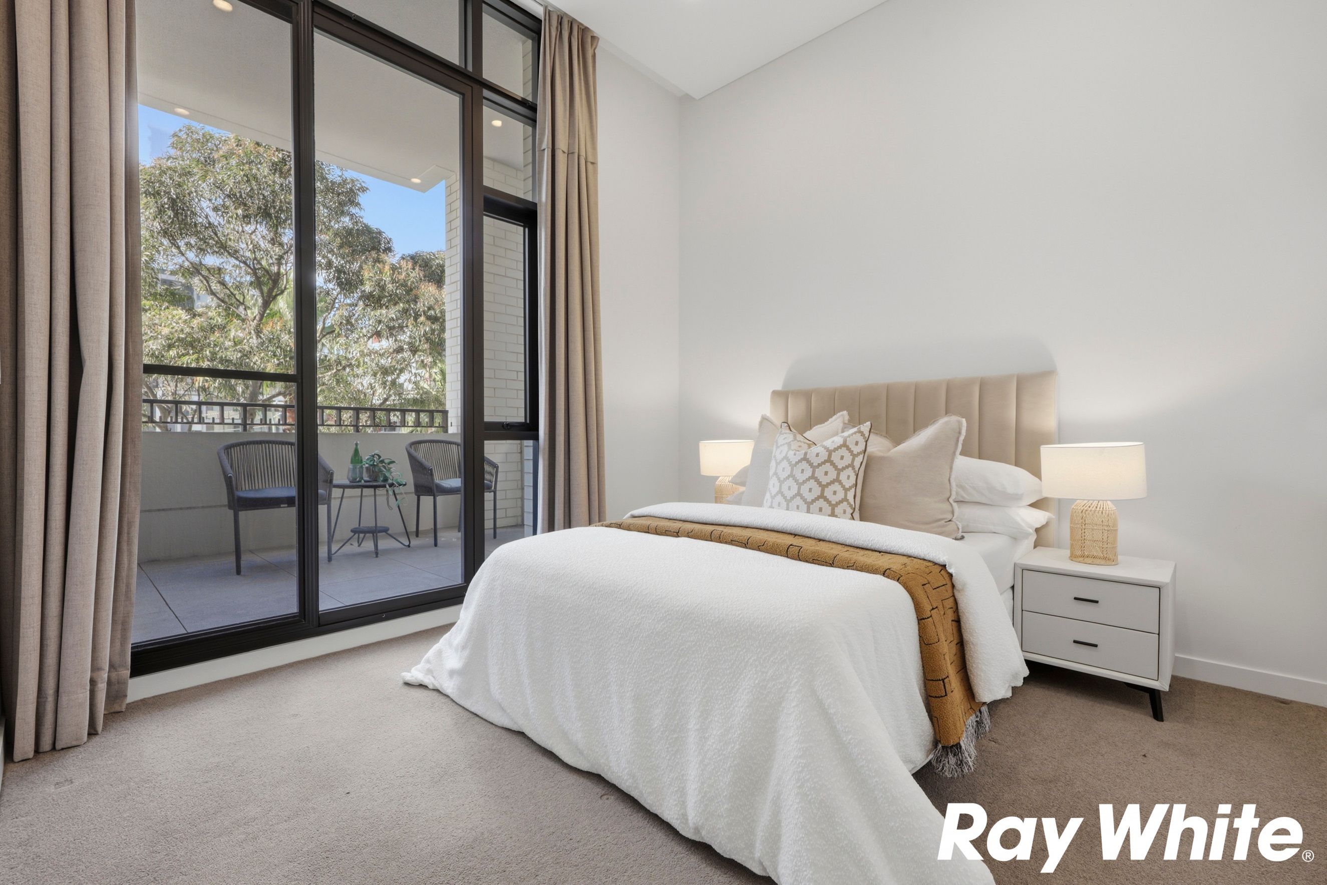 2202/17 Lachlan Street — photo 11 of 23