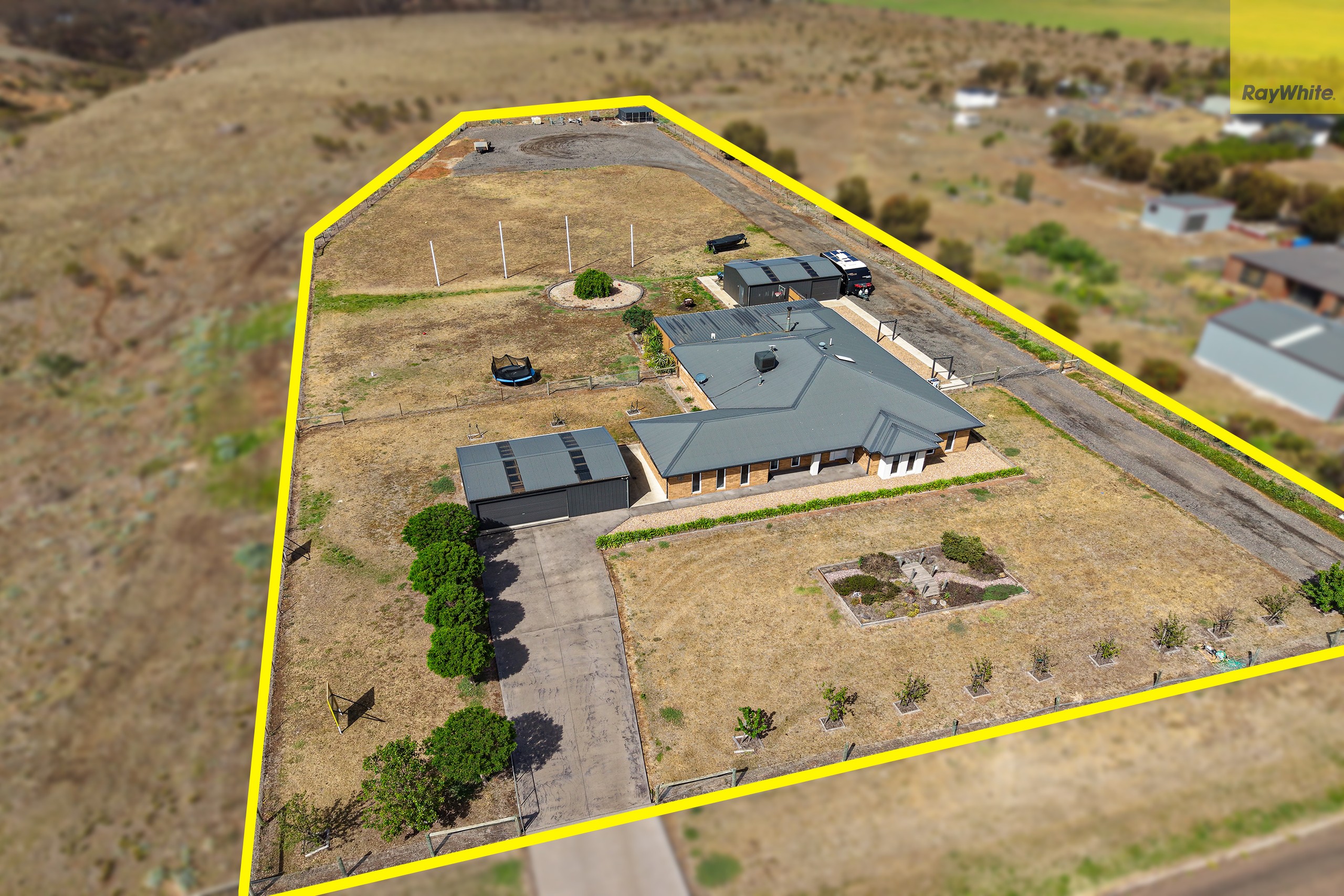 13 Lindsay Avenue, Merrimu, VIC 3340