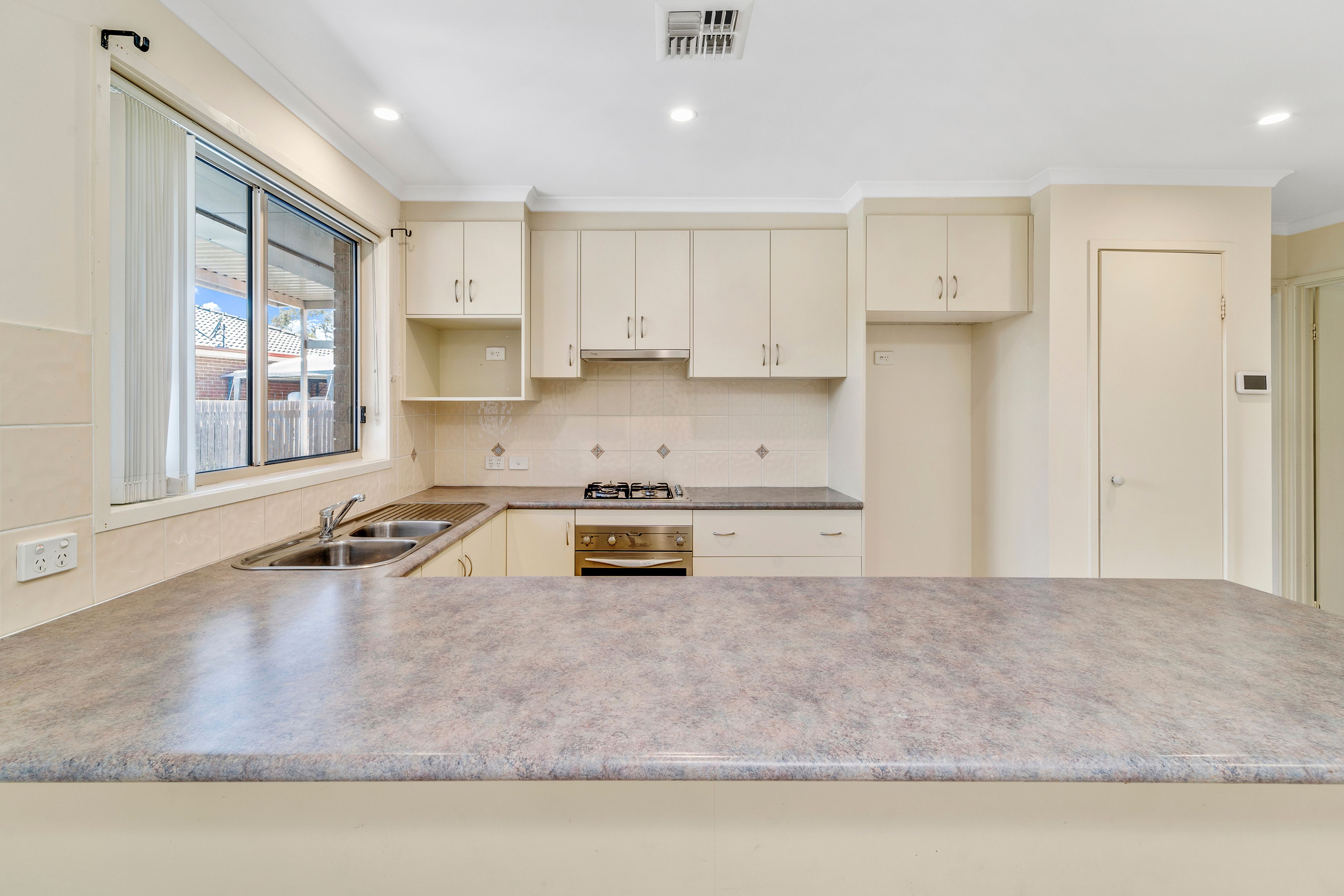 8 Lovely Close, Dunlop, ACT 2615