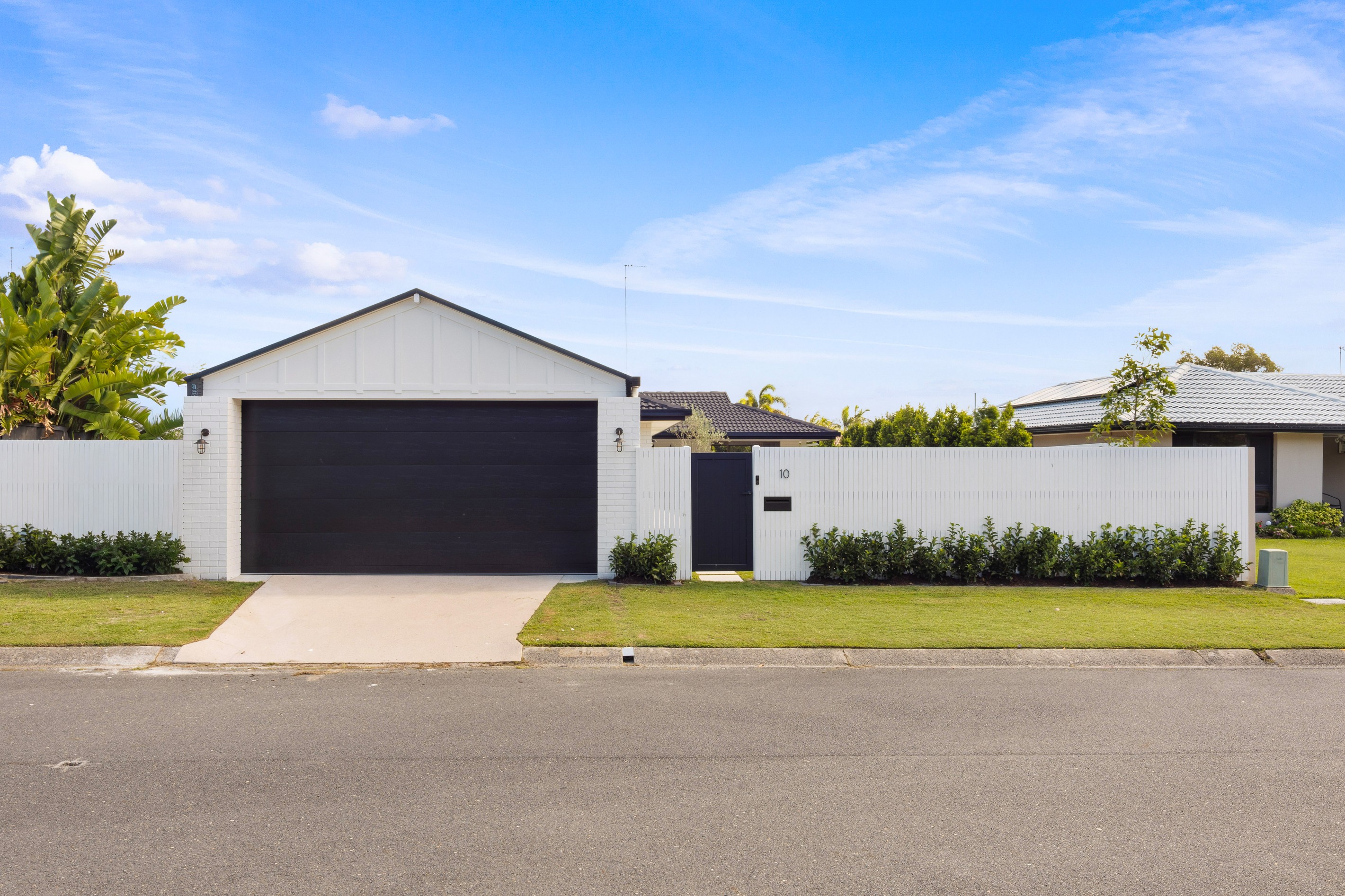 10 Pipit Parade, Burleigh Waters, QLD 4220