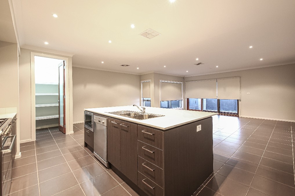 40 Tall Trees Drive, Glenmore Park, NSW 2745