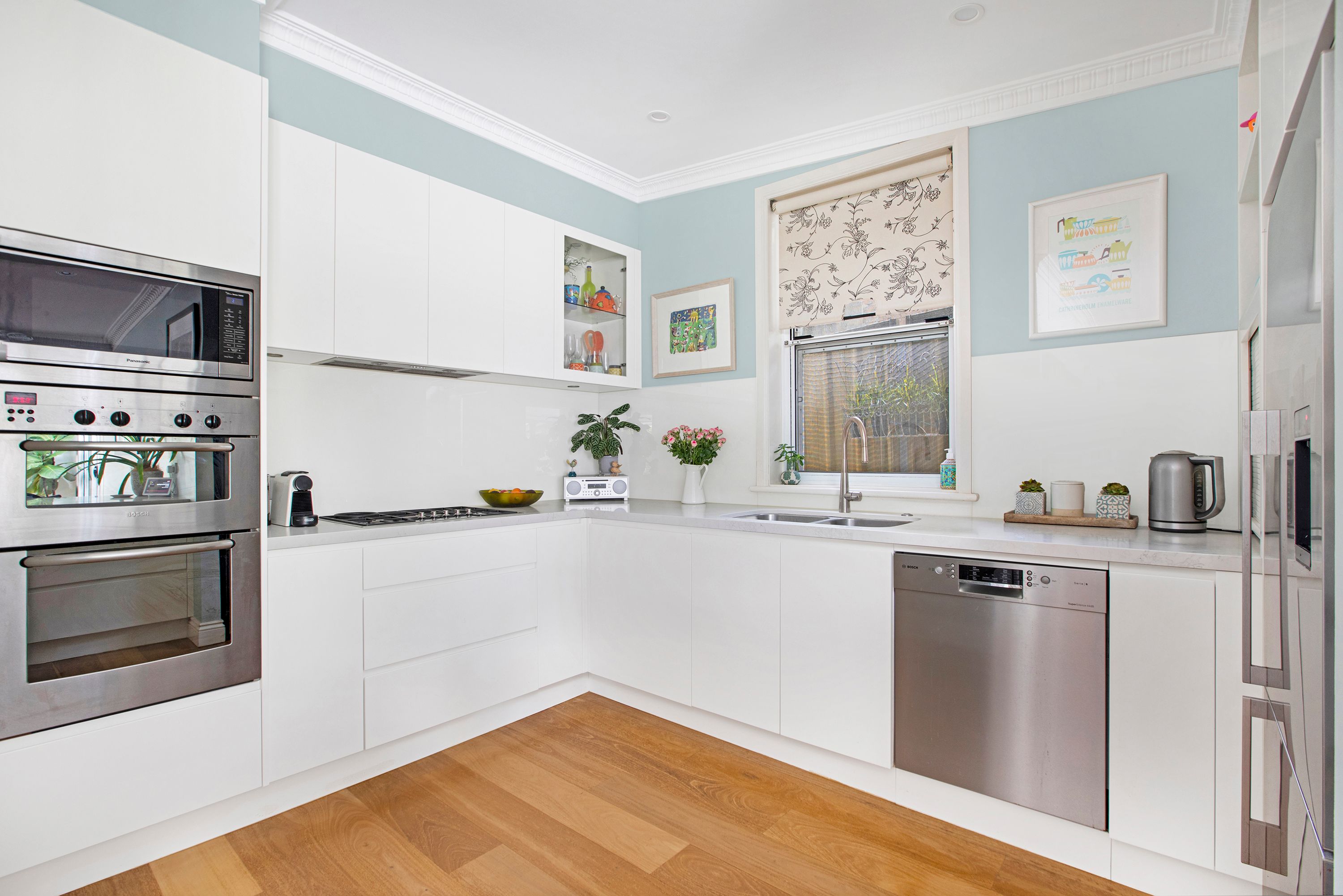 12 Lyons Road — photo 4 of 15