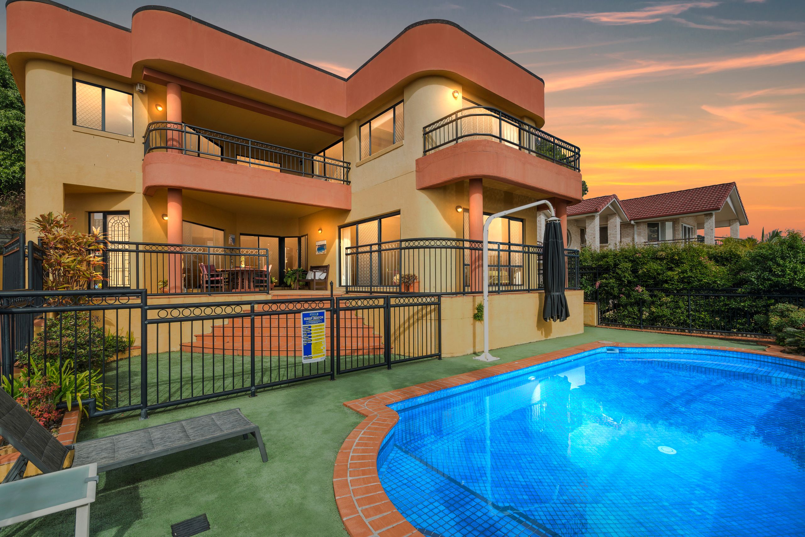 11 Kinross Close