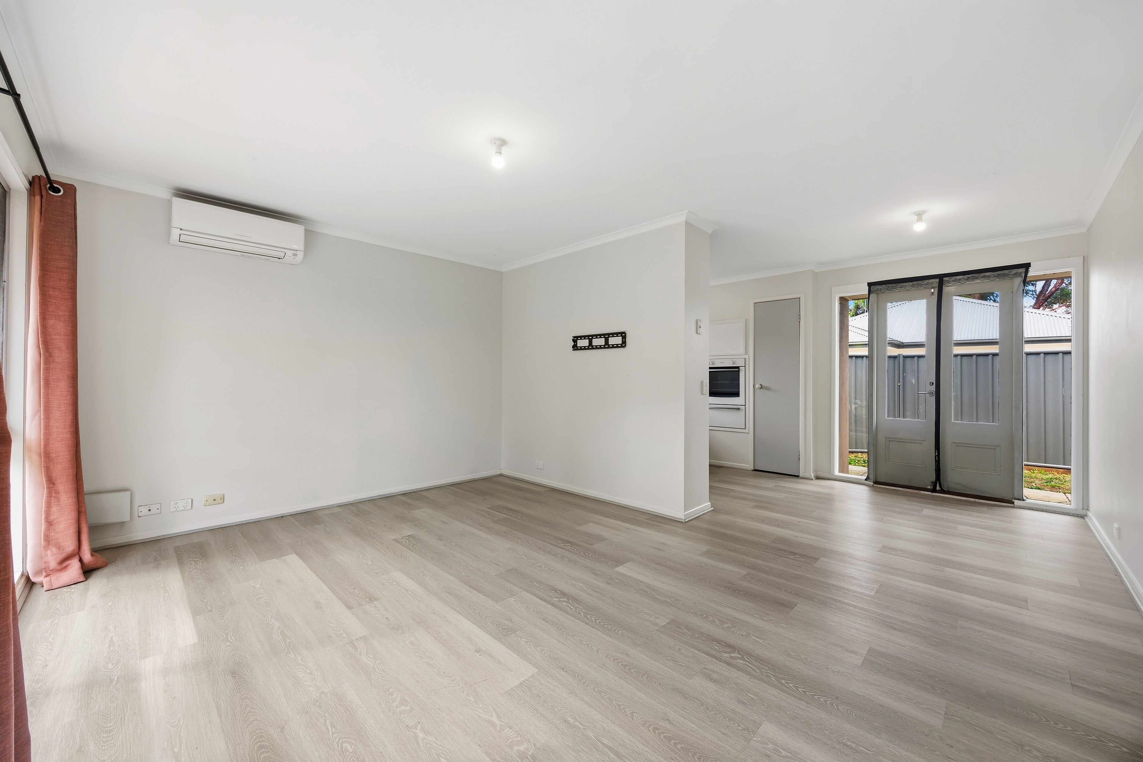 311 Palmerston Street — photo 3 of 18