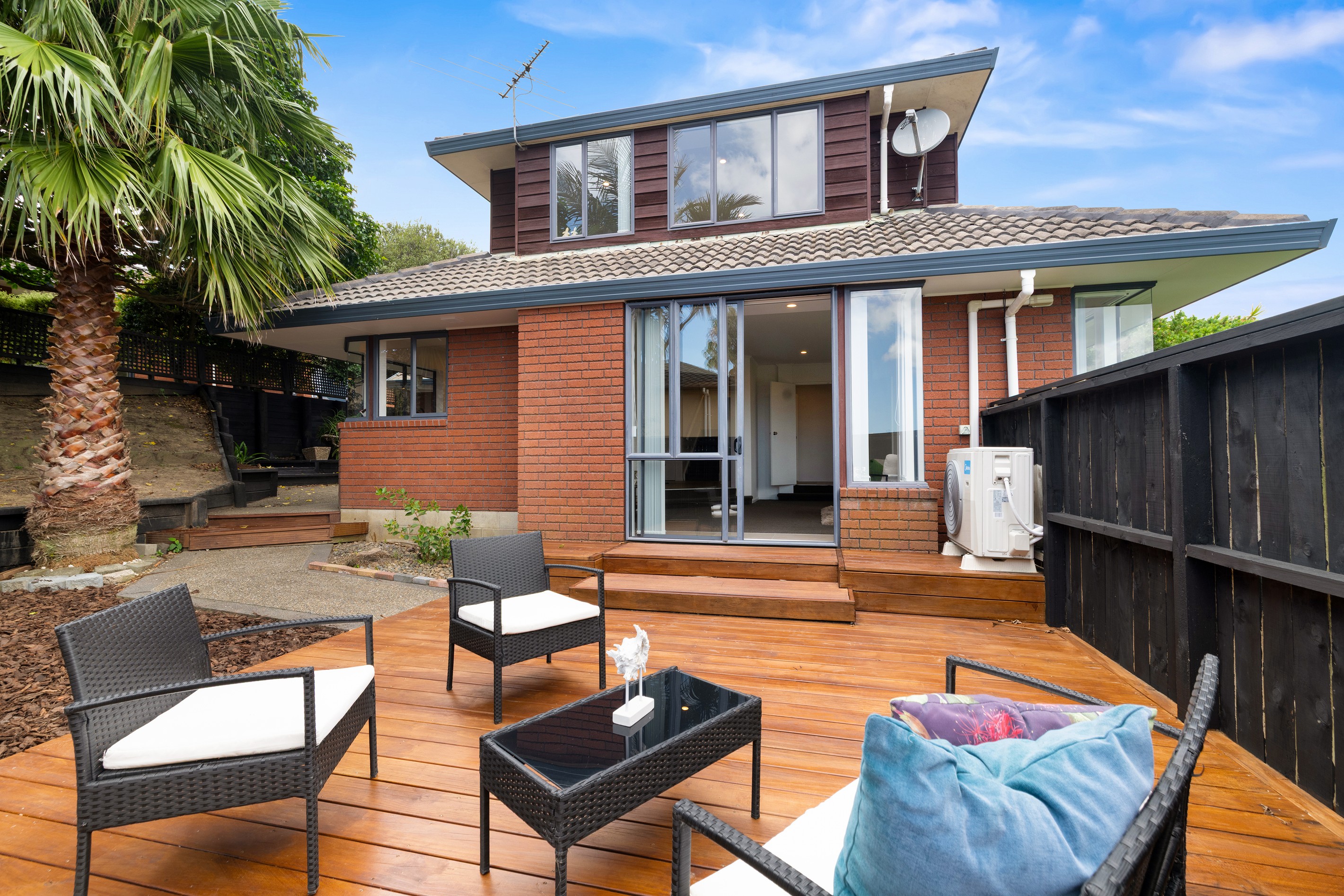 1/40 Jane Eyre Drive, Somerville, Manukau City