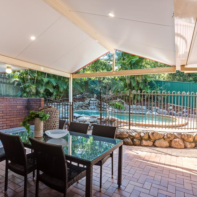 4 Lant Street, Chapel Hill, QLD 4069 - Sold House - Ray White MetroWest ...