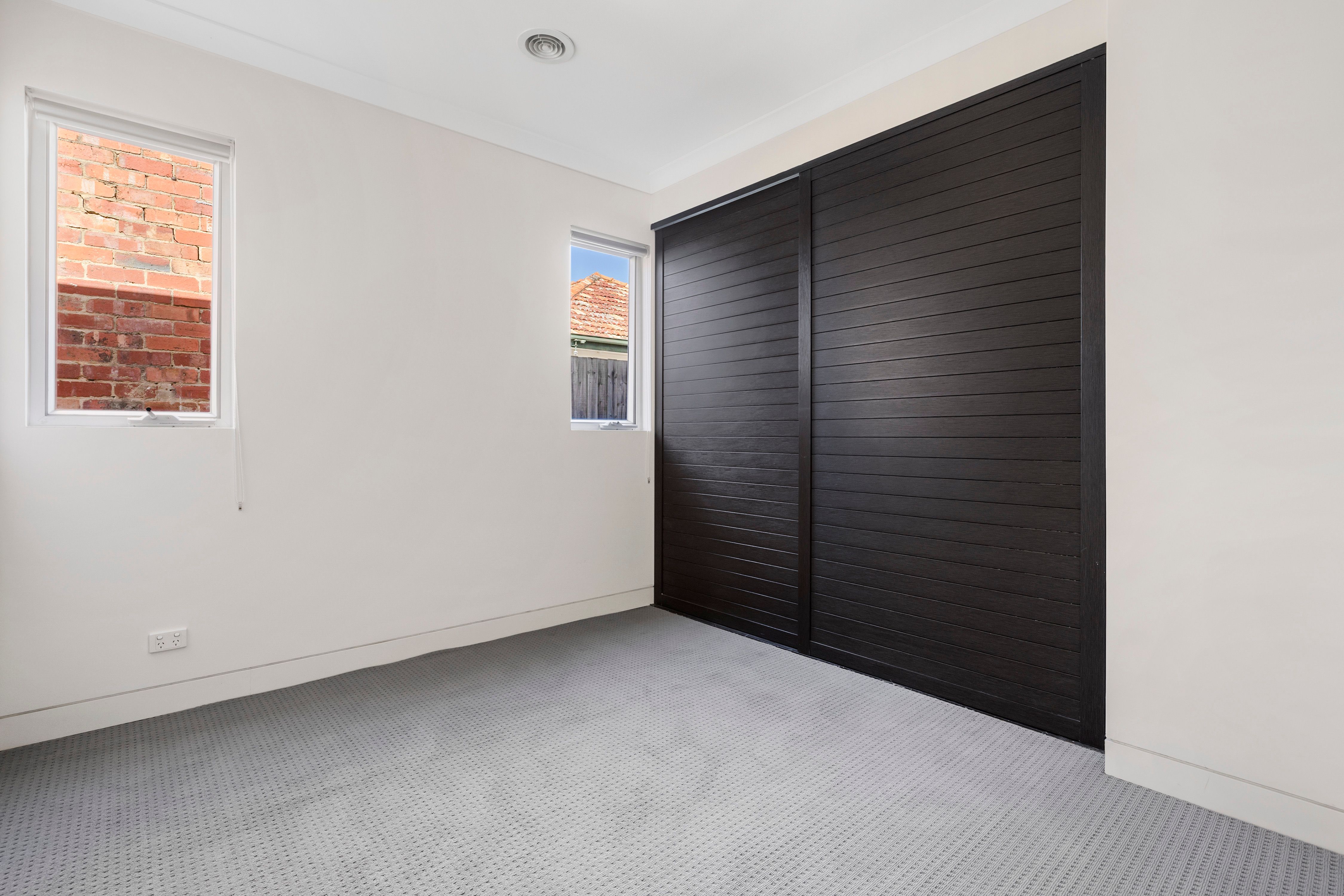 86 Mclaughlin Street — photo 7 of 11
