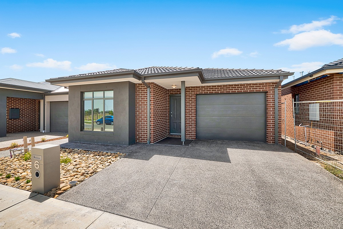6 Australorp Drive, Clyde North, VIC 3978