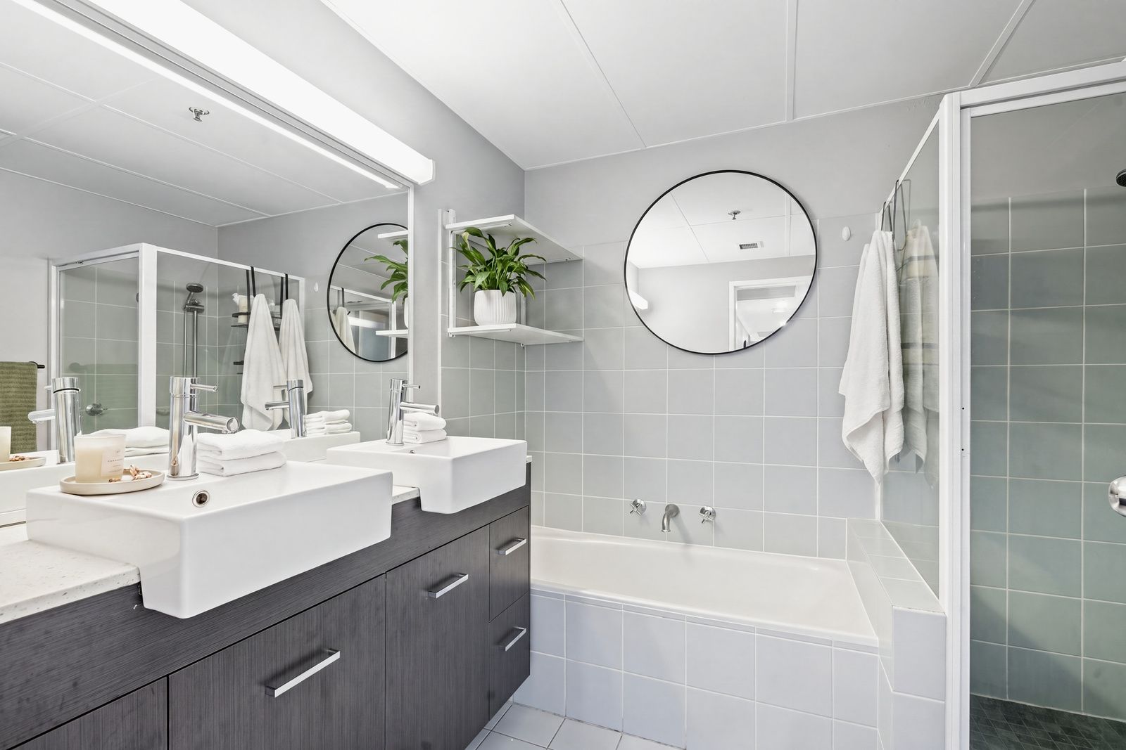 805/3422 Surfers Paradise Boulevard — photo 10 of 26