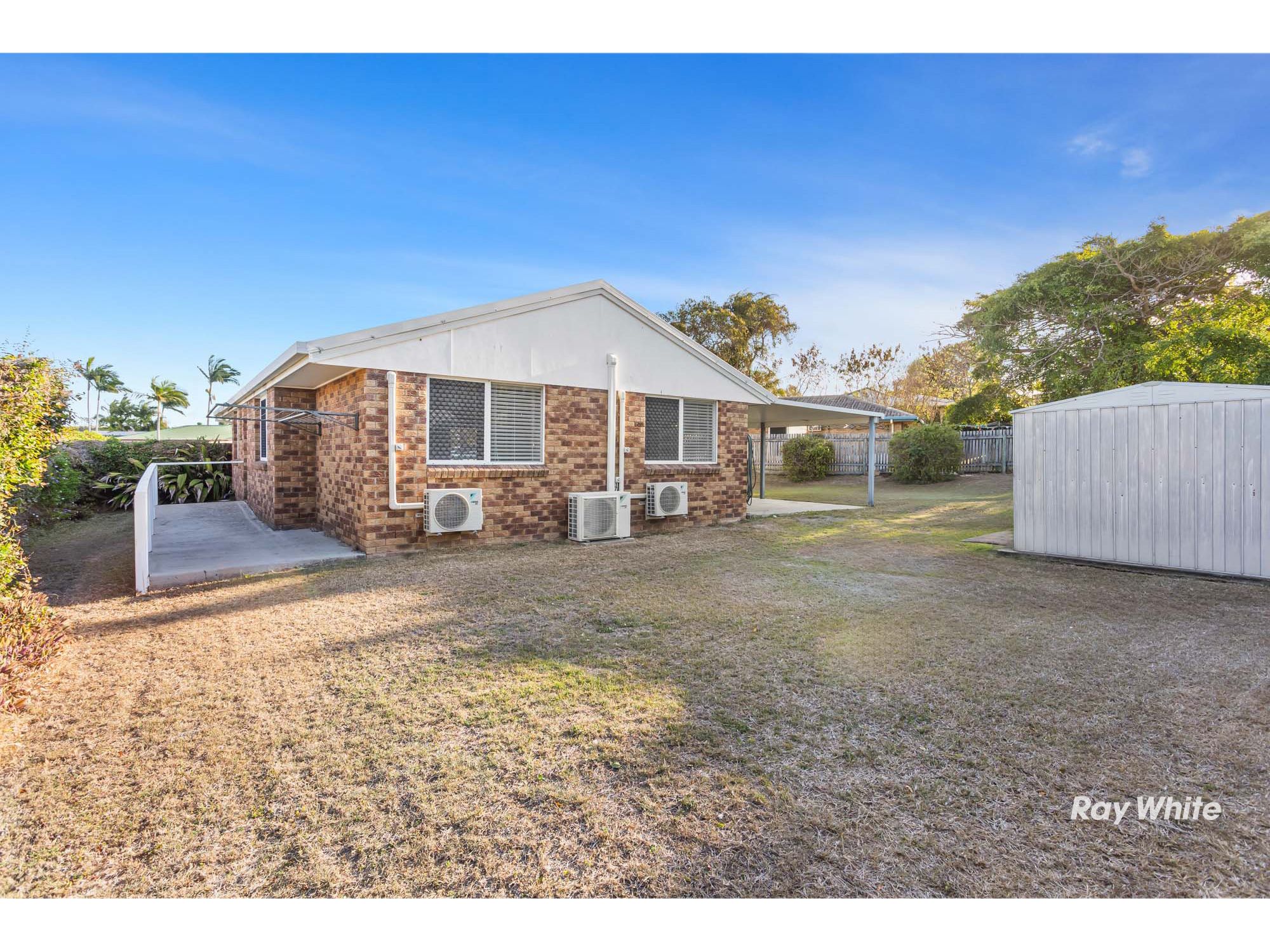 6 Rowe Crescent — photo 7 of 12
