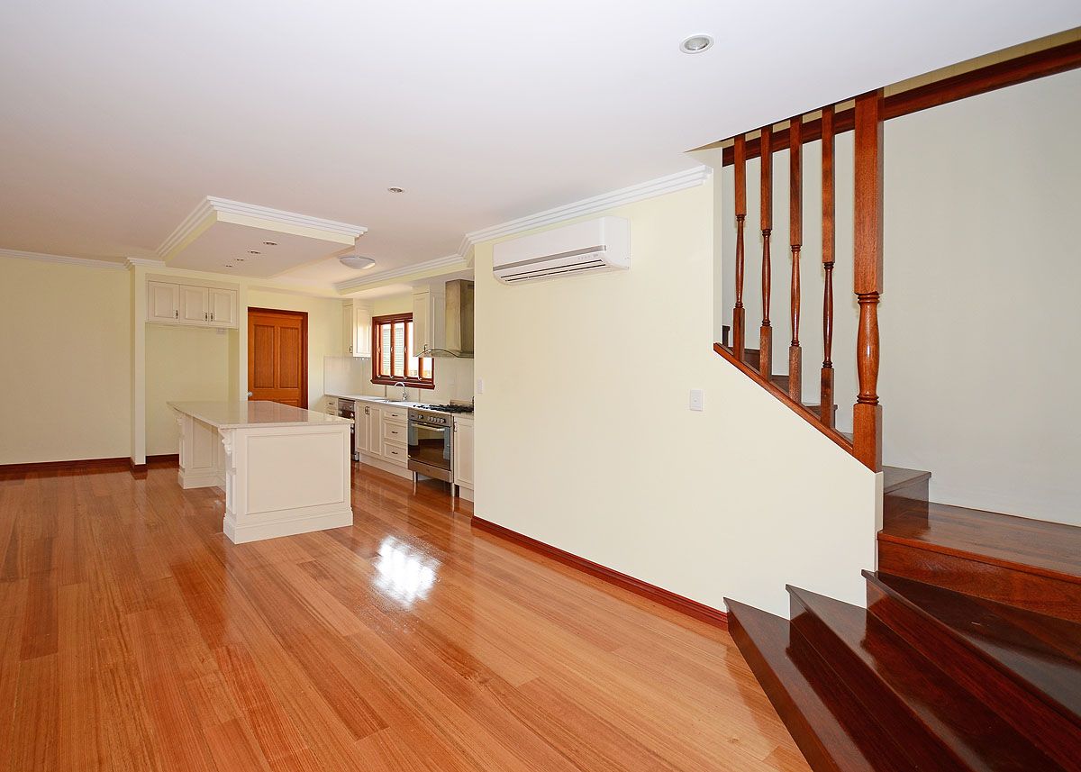 77 Corfield Street, Point Vernon, QLD 4655