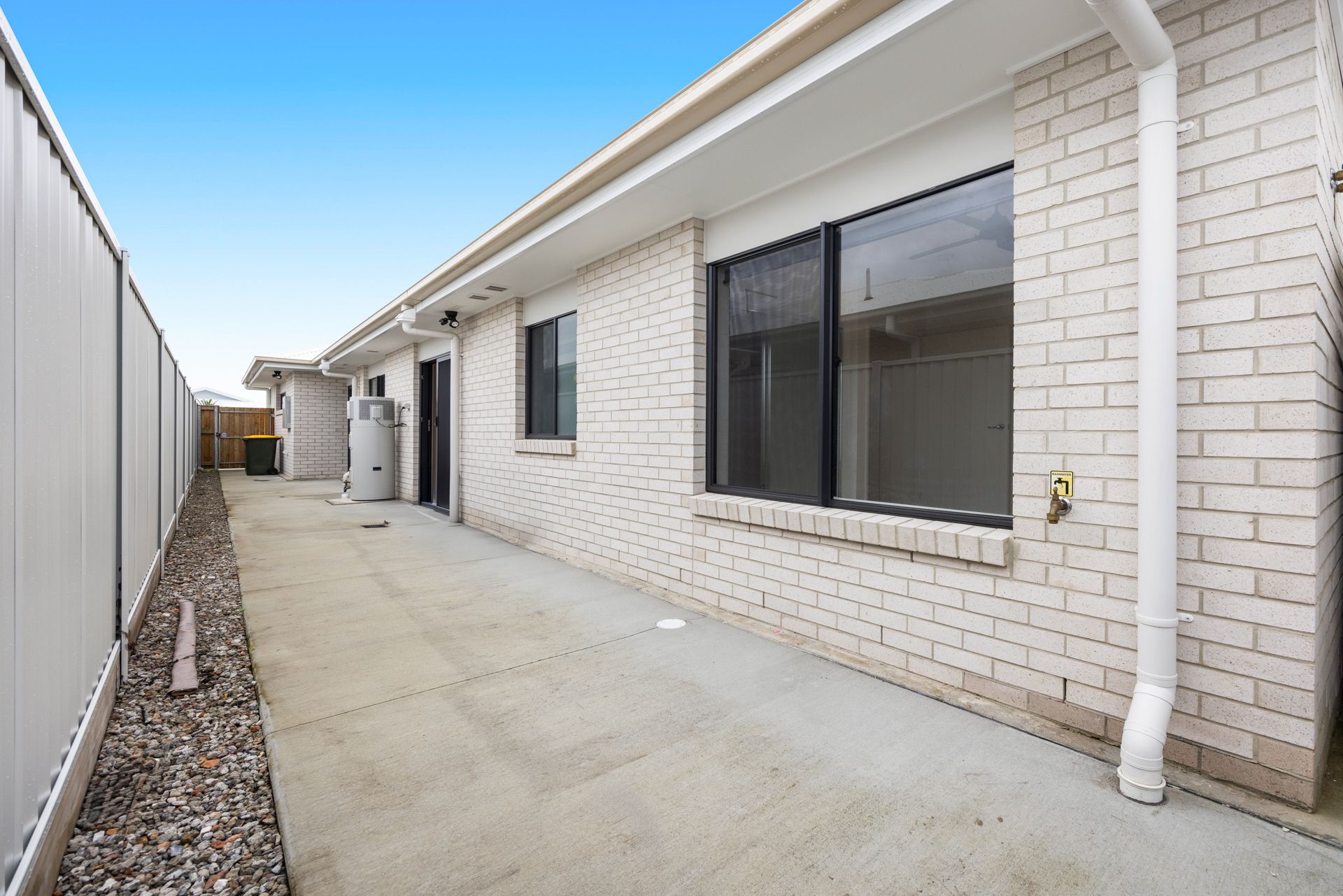6b Cradle Crescent — photo 8 of 9
