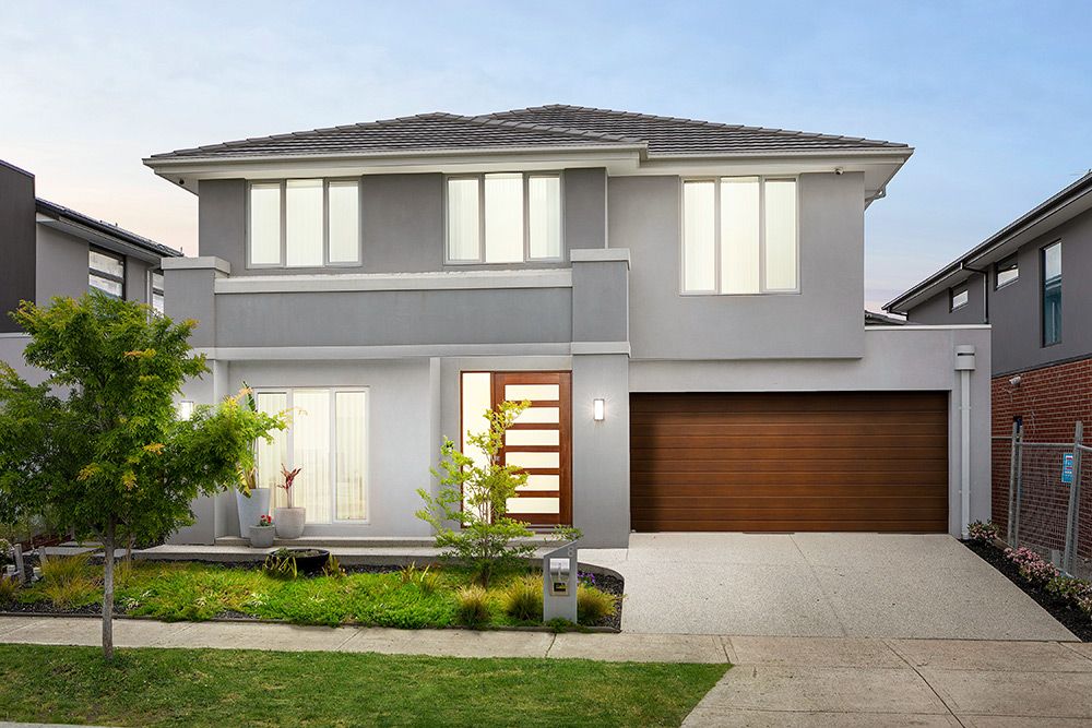 8 Eastridge St