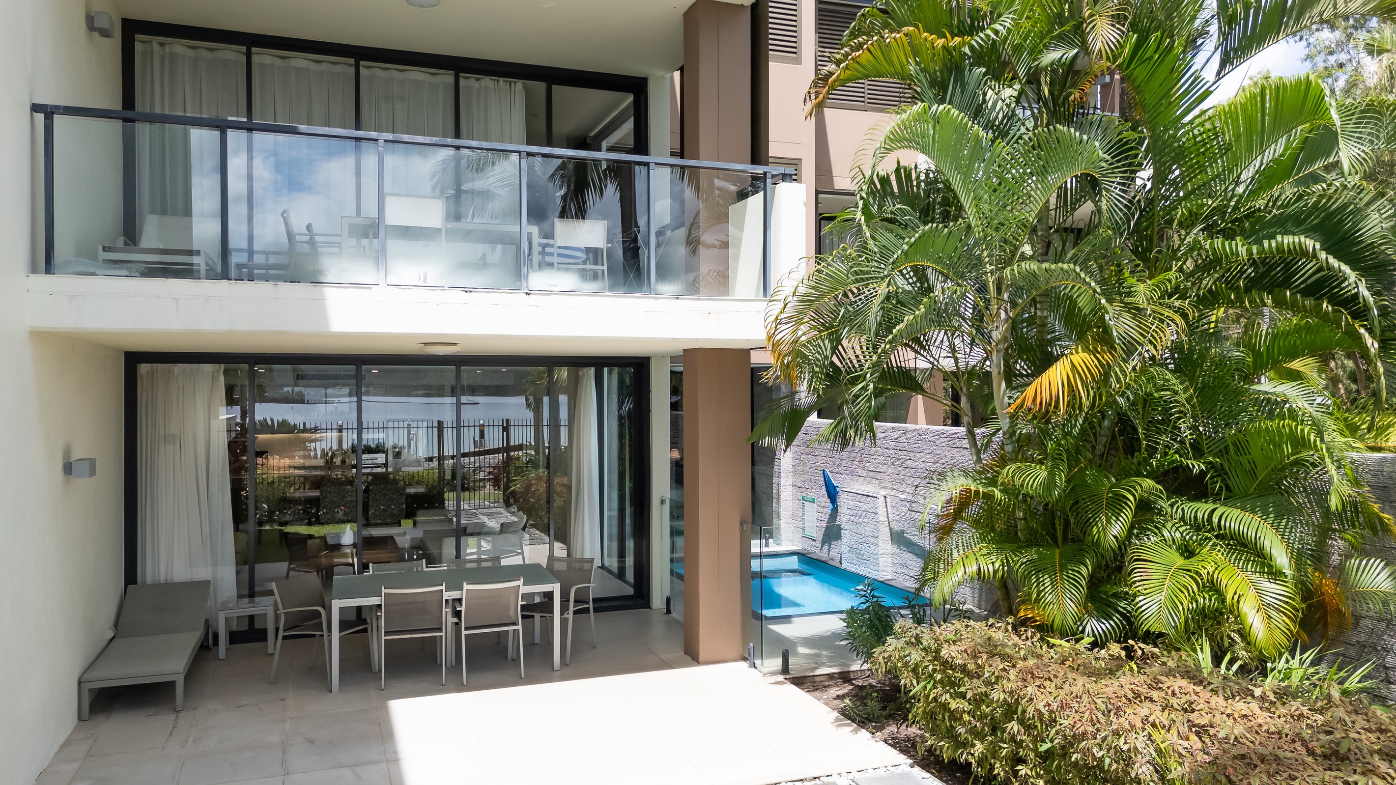 2/11 Altmann Avenue, Cannonvale, QLD 4802