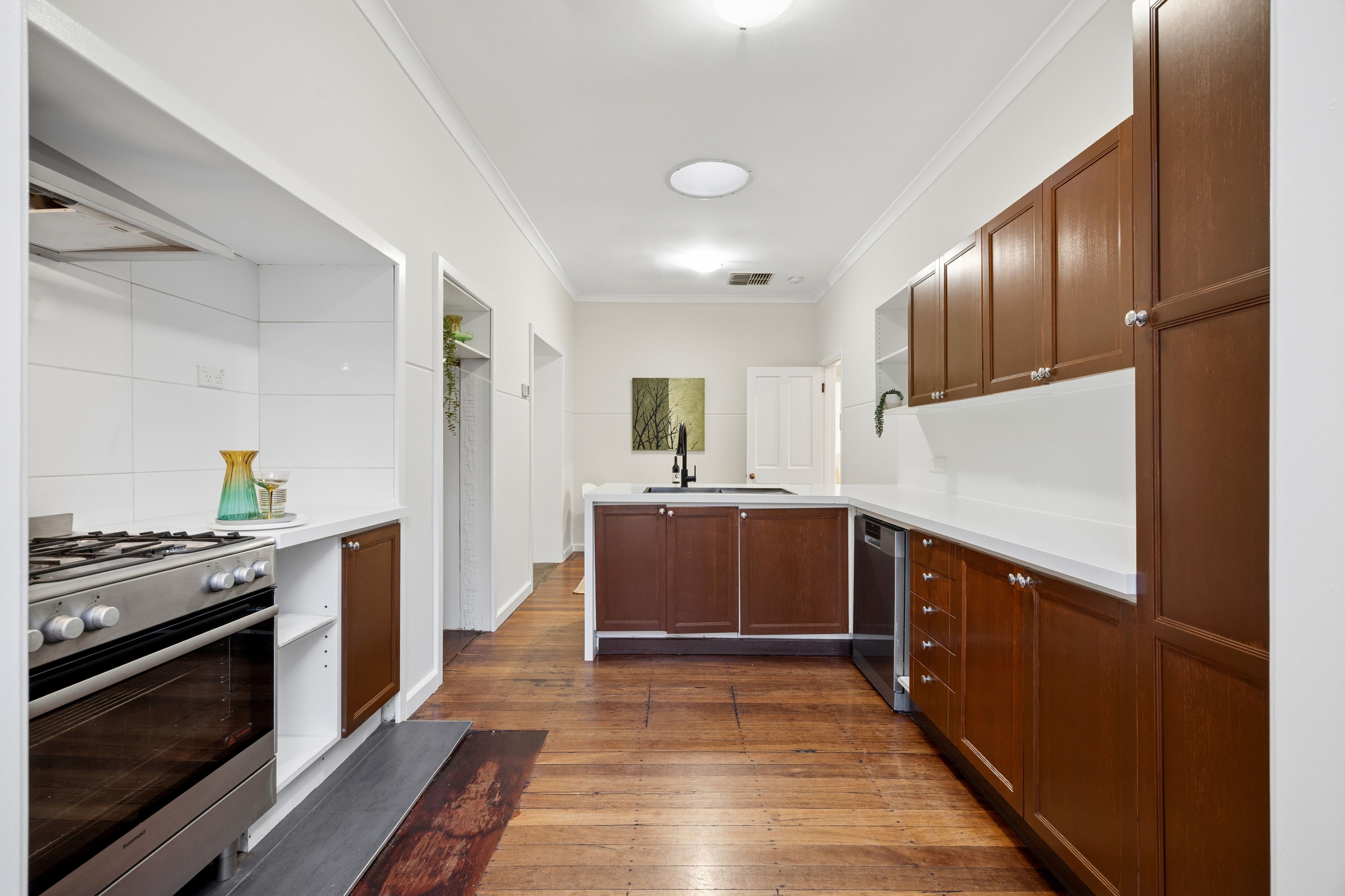 207 Rosebery Street — photo 11 of 24