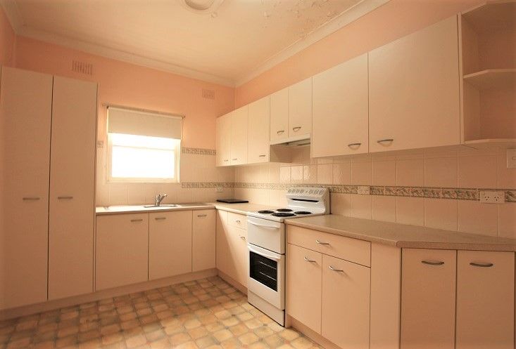 9 Bundarra Road, Campbelltown, NSW 2560