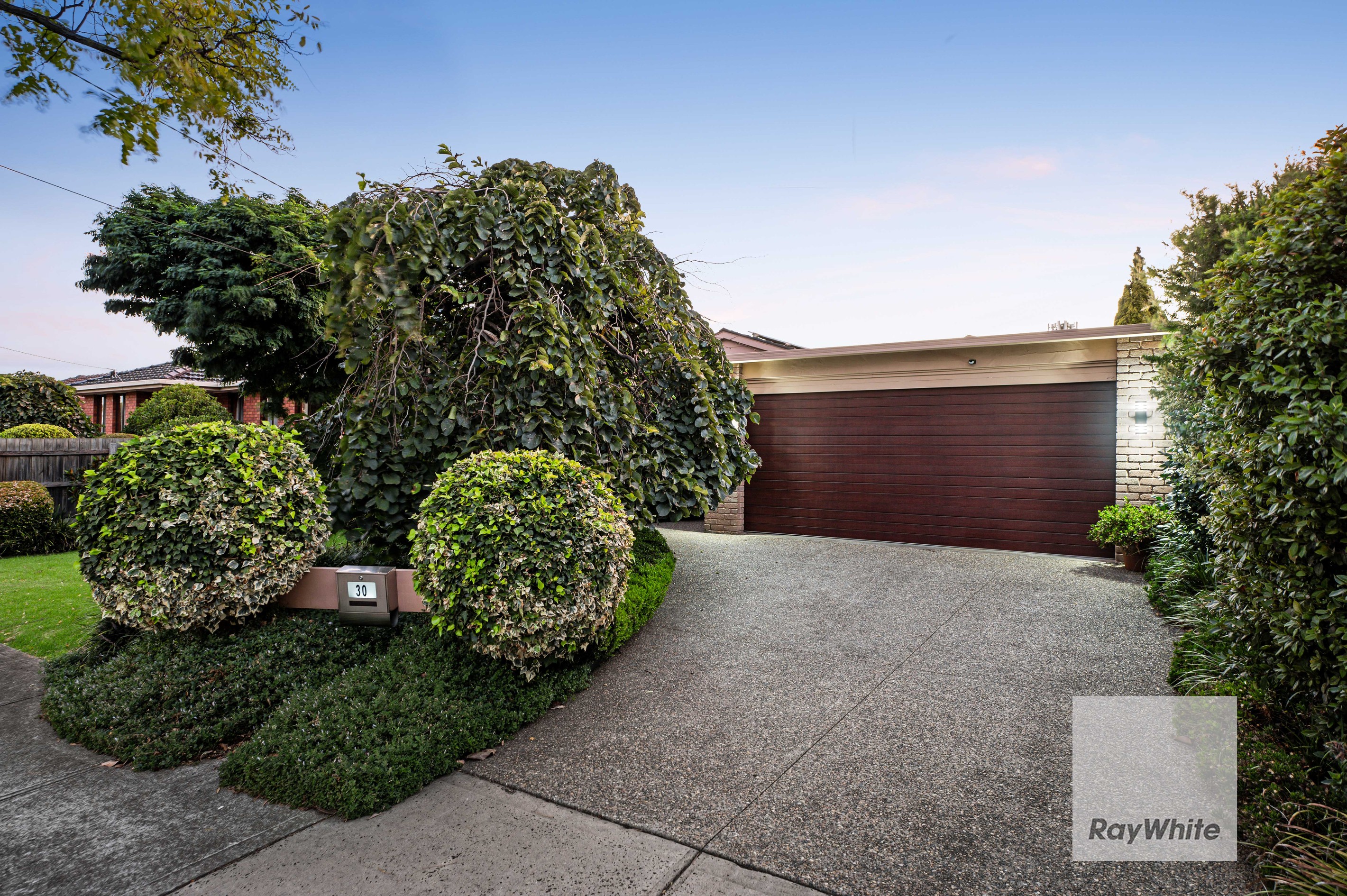 30 The Circuit, Gladstone Park, VIC 3043