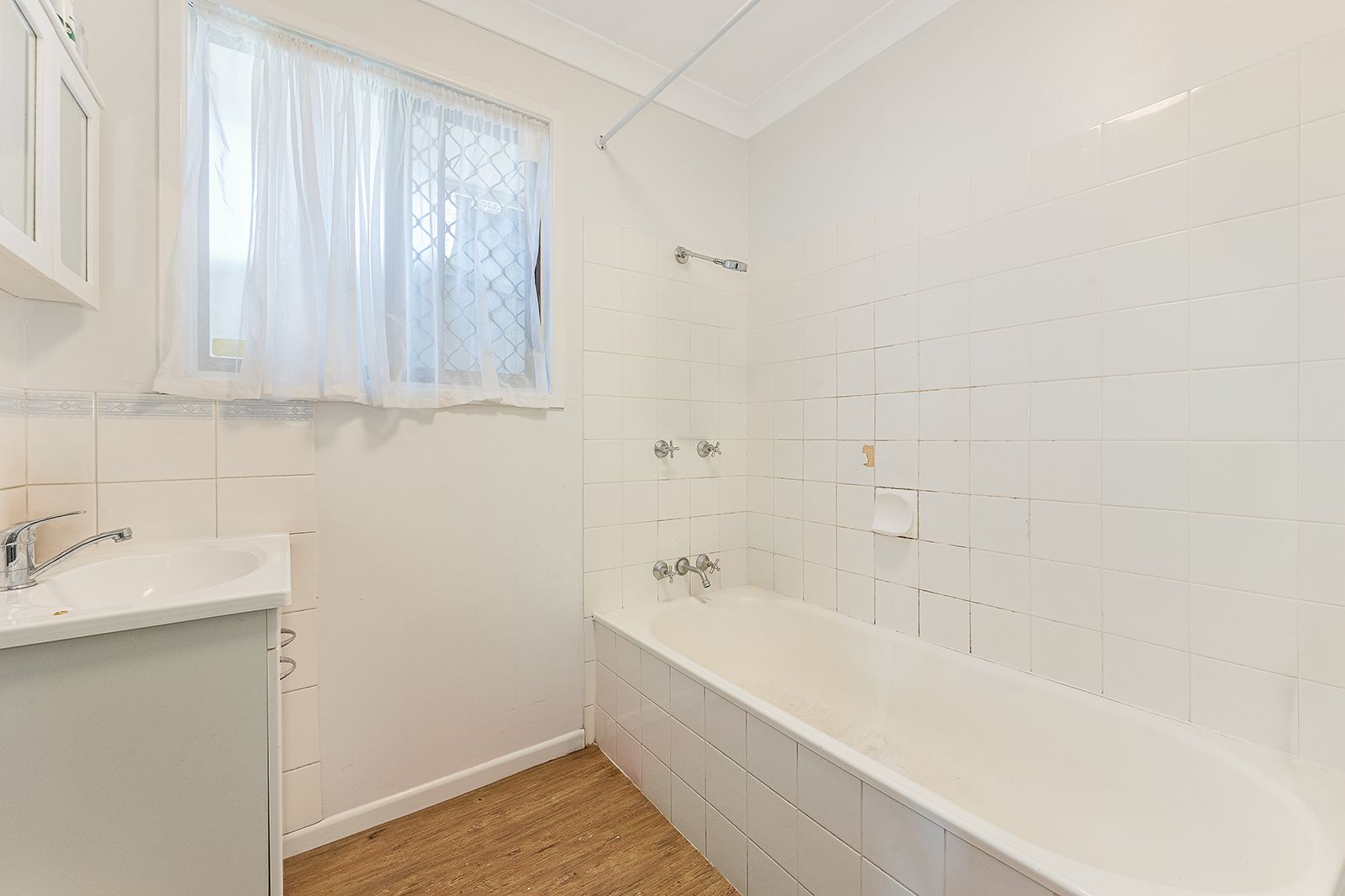 16 Katherine Street — photo 10 of 13