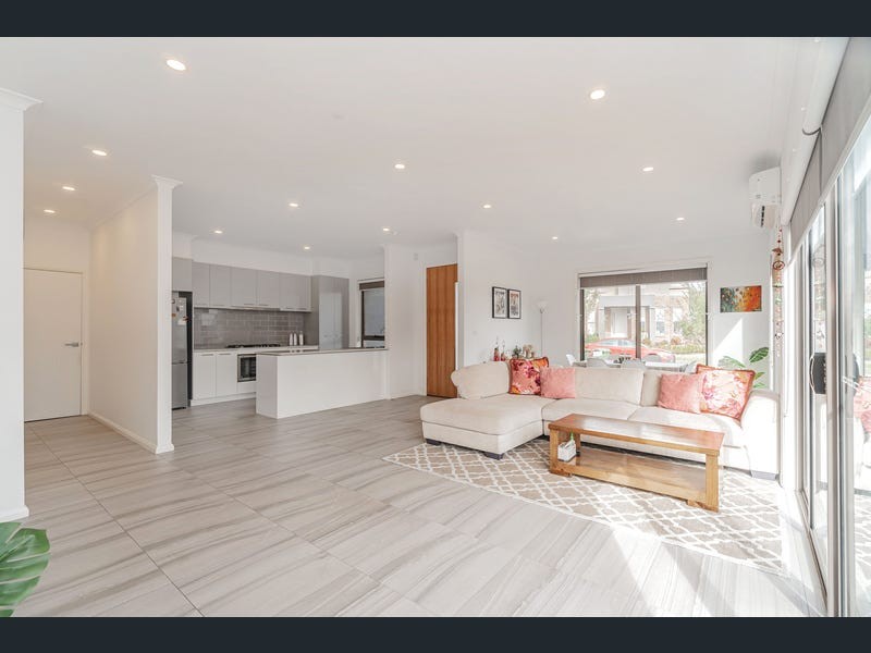 1 Distinction Avenue, Craigieburn, VIC 3064