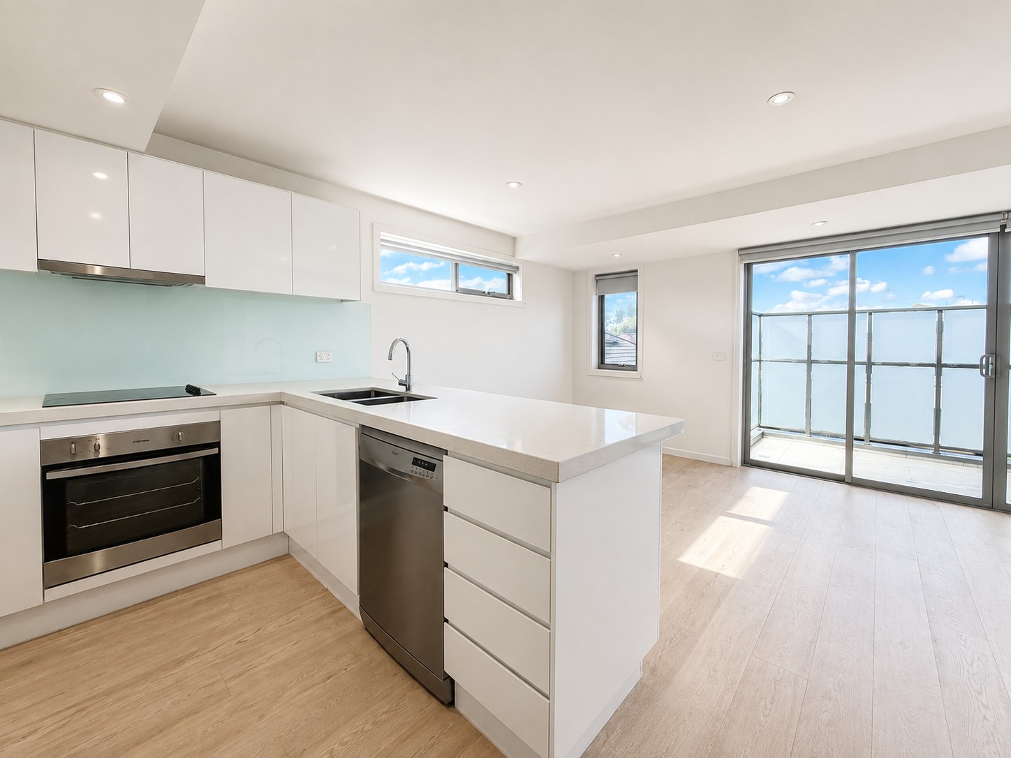 102/214 Warrigal Road, Oakleigh South, VIC 3167