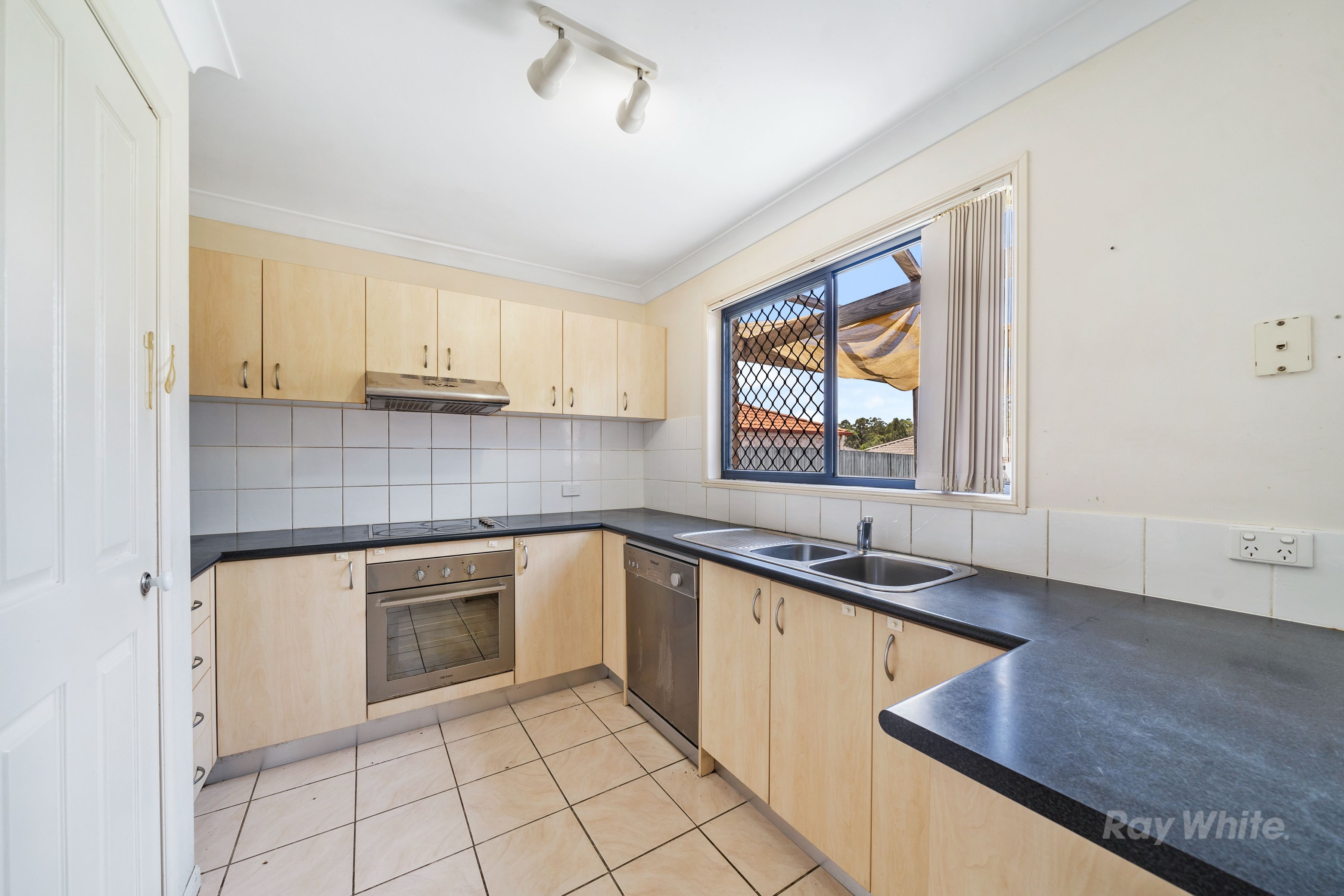33 Judith Street, Crestmead, QLD 4132