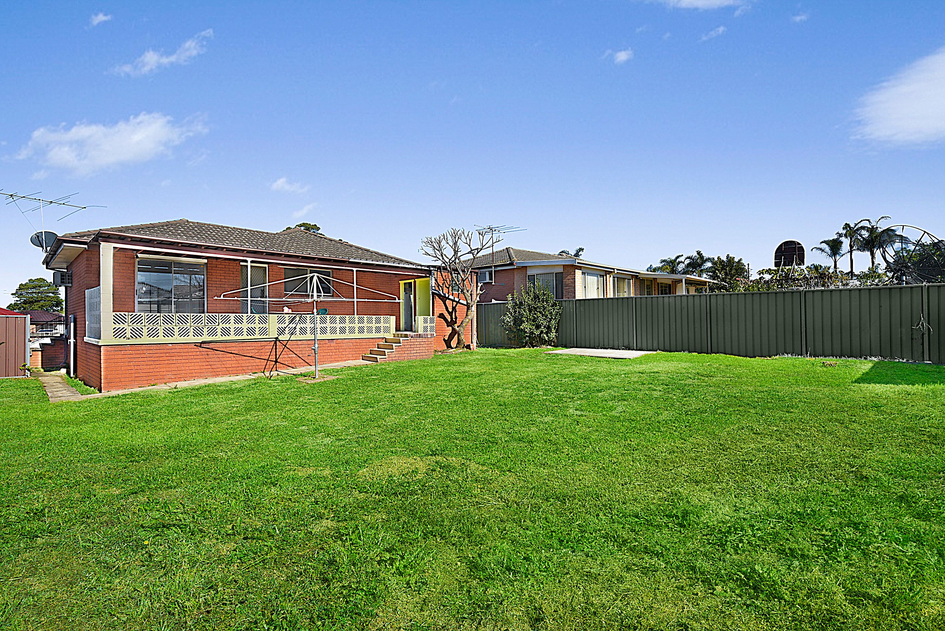 308 Smithfield Road, Fairfield West, NSW 2165