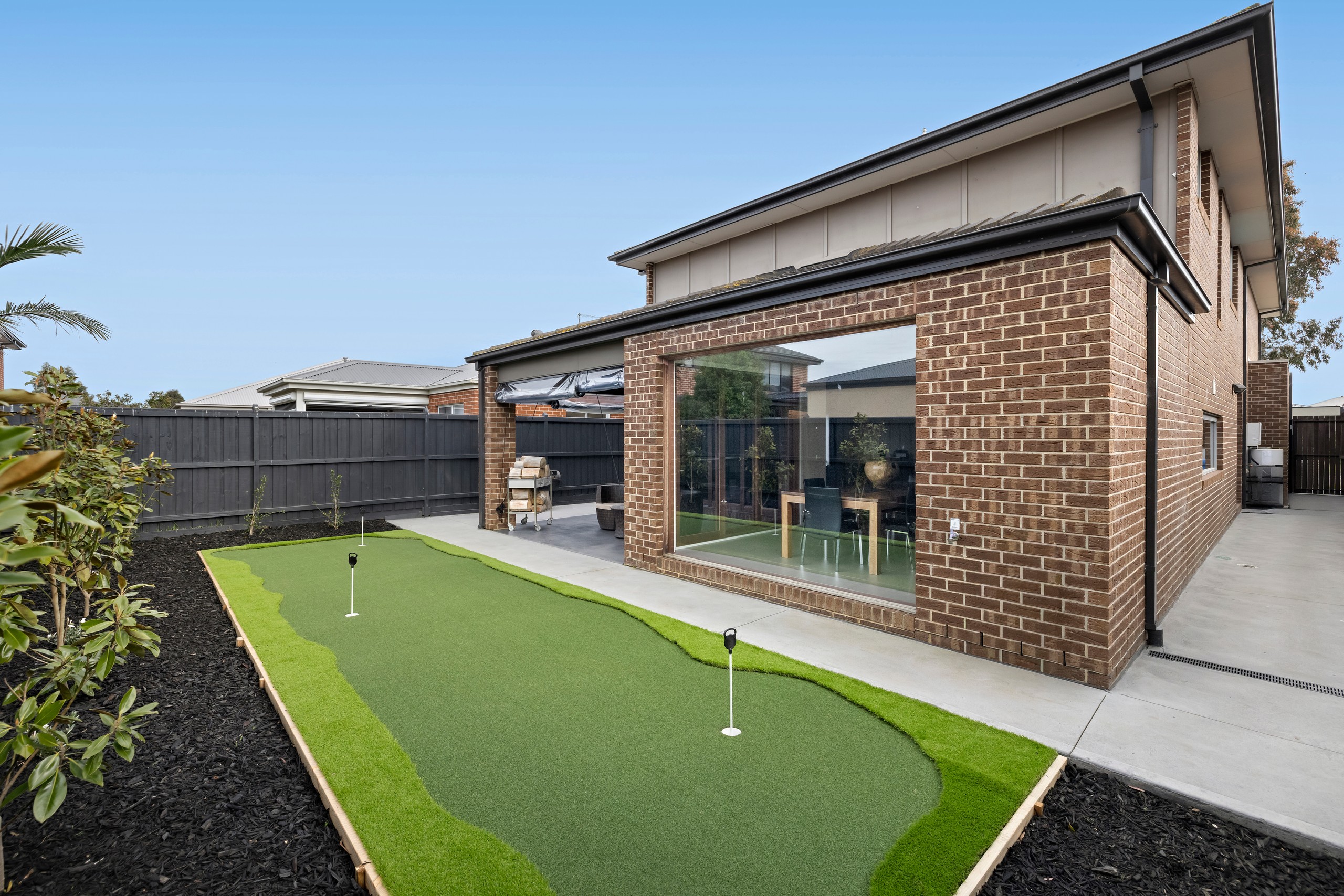 10 Springleaf Avenue, Clyde North, VIC 3978