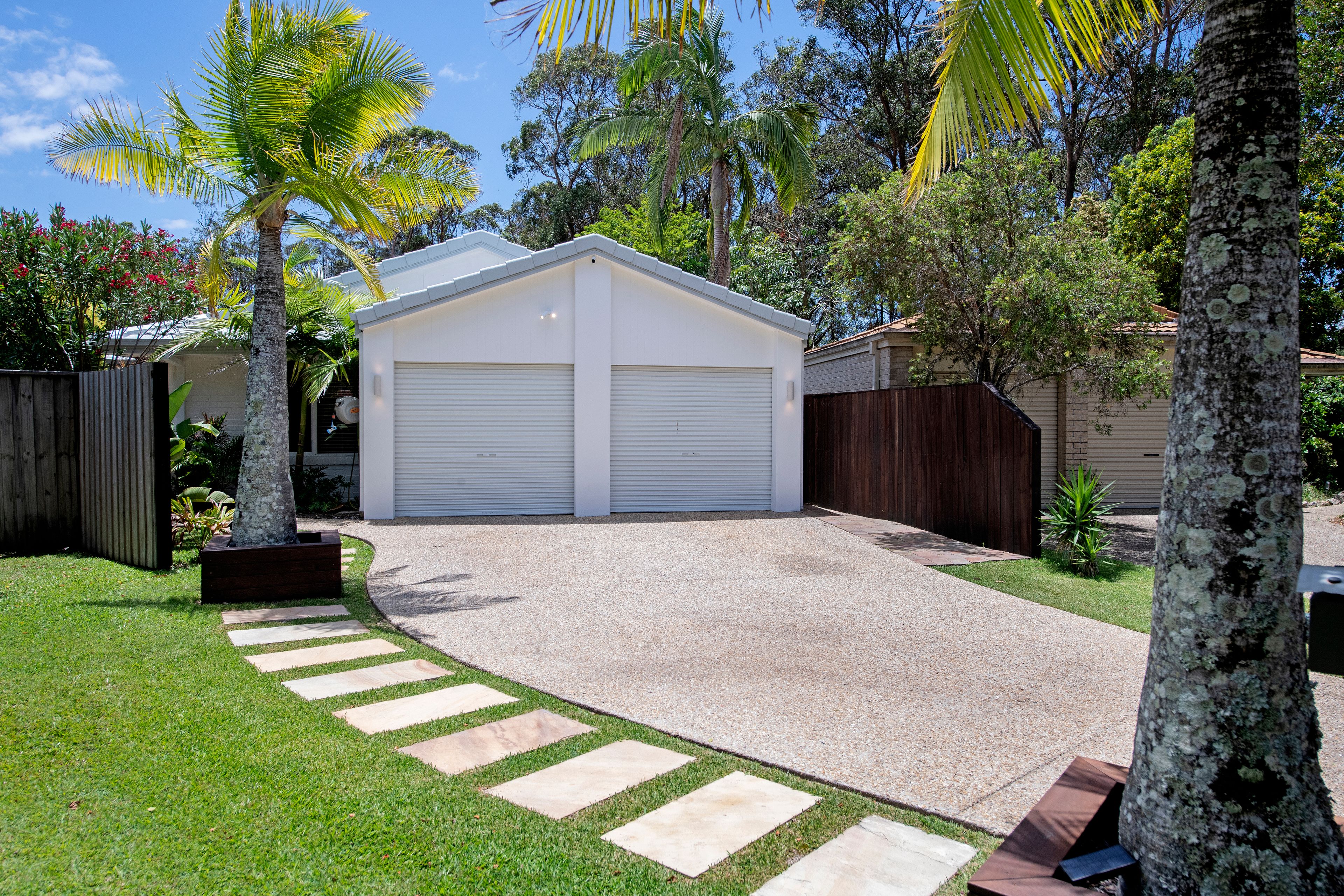 20 Mollys Place , Currumbin Waters QLD 4223