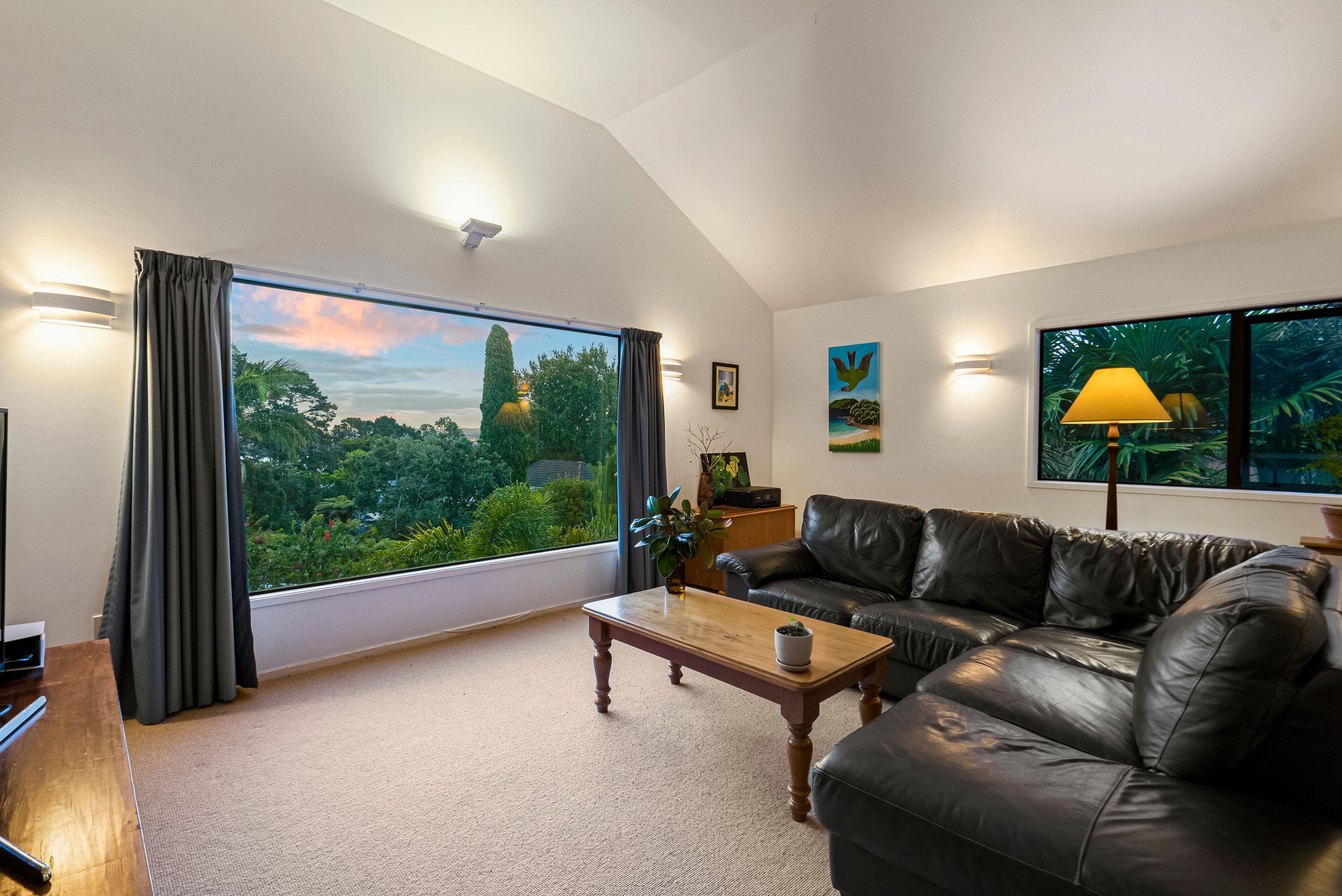 8 Rosecamp Road, Beach Haven, North Shore City
