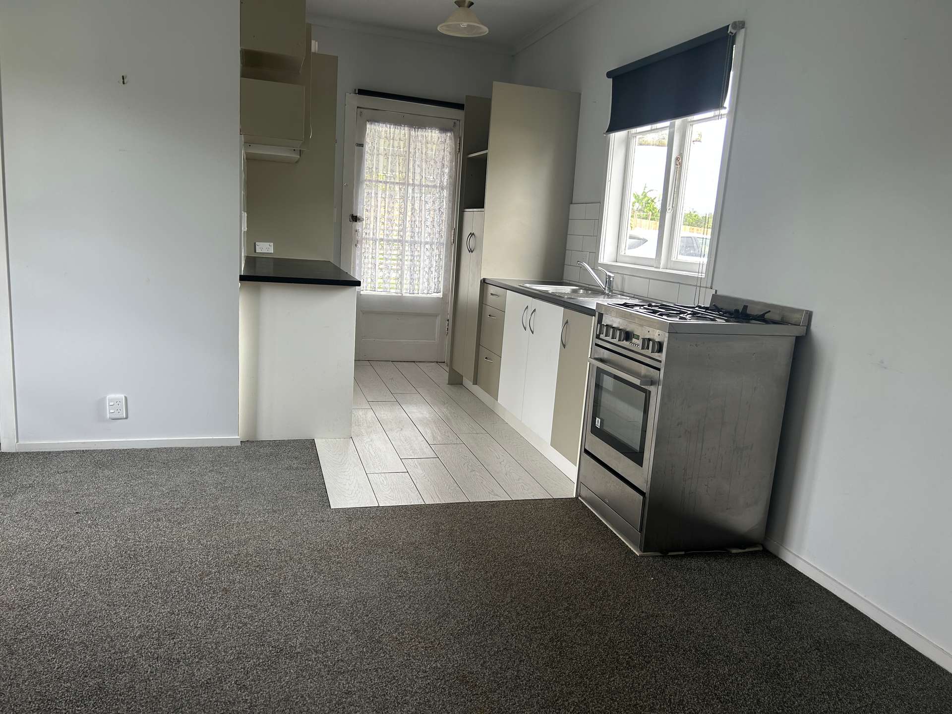27b Pahi Road photo 8