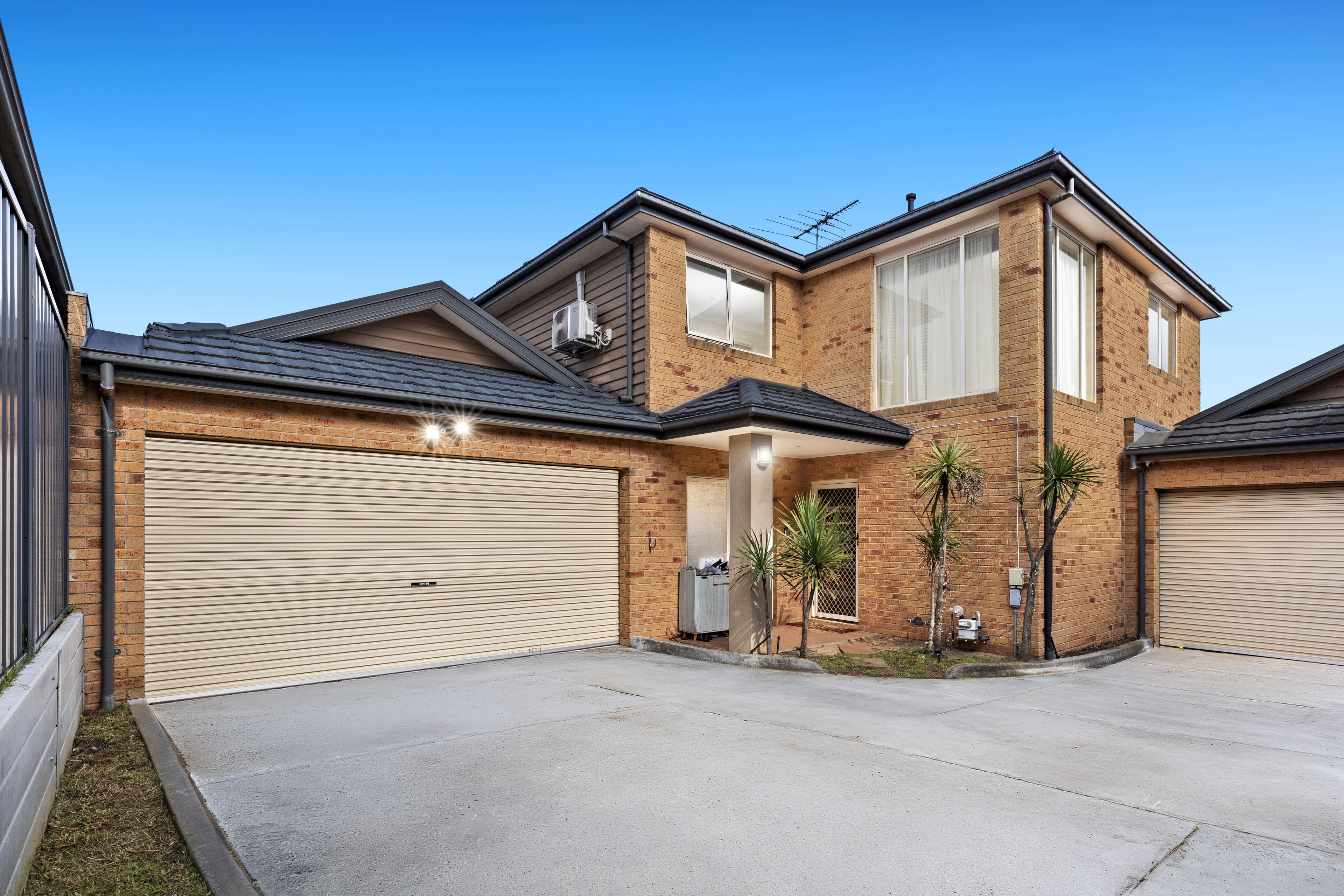 2/55-57 Sunningdale Crescent — photo from Ray White Cranbourne