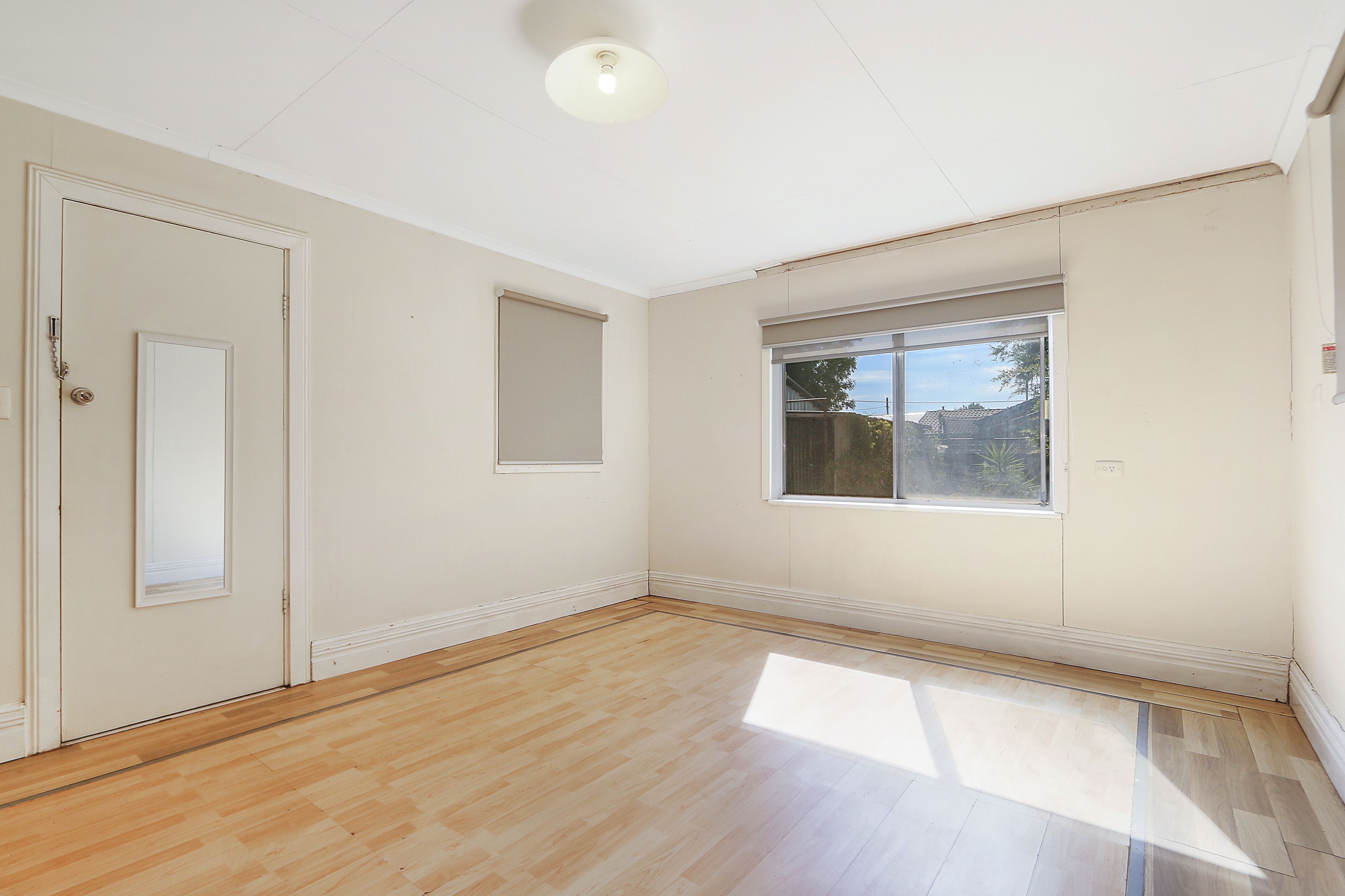 1078 Koonwarra Street — photo 4 of 9