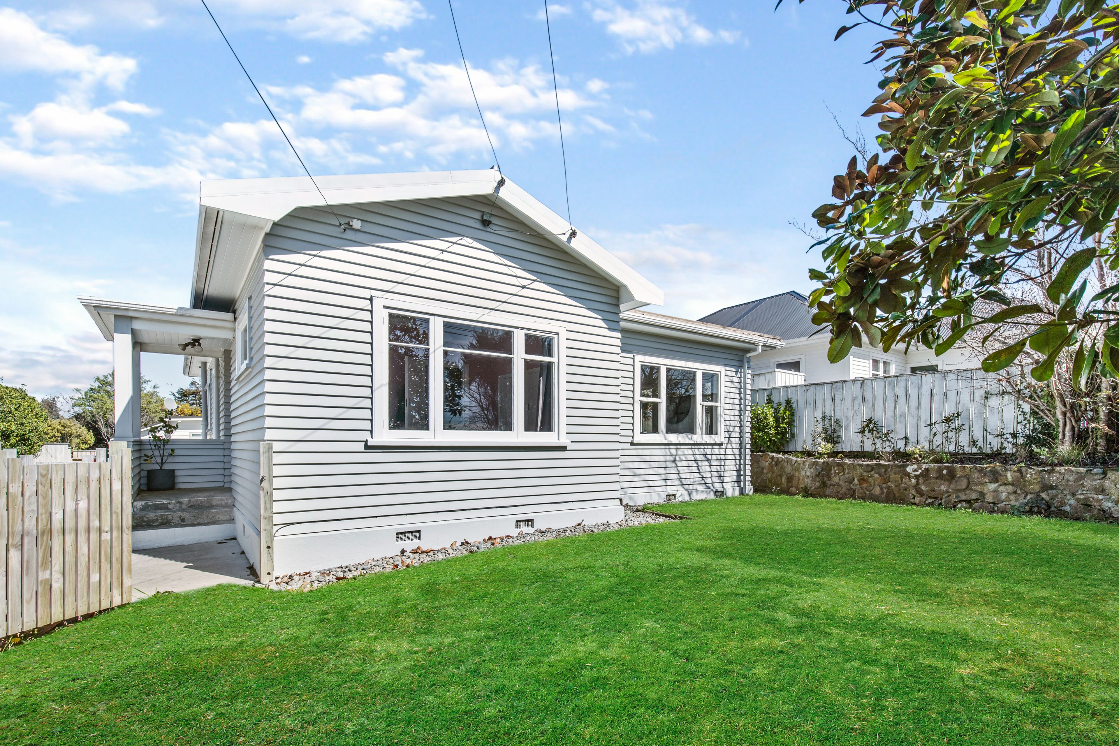 28 Mexted Terrace, Tawa, Wellington City