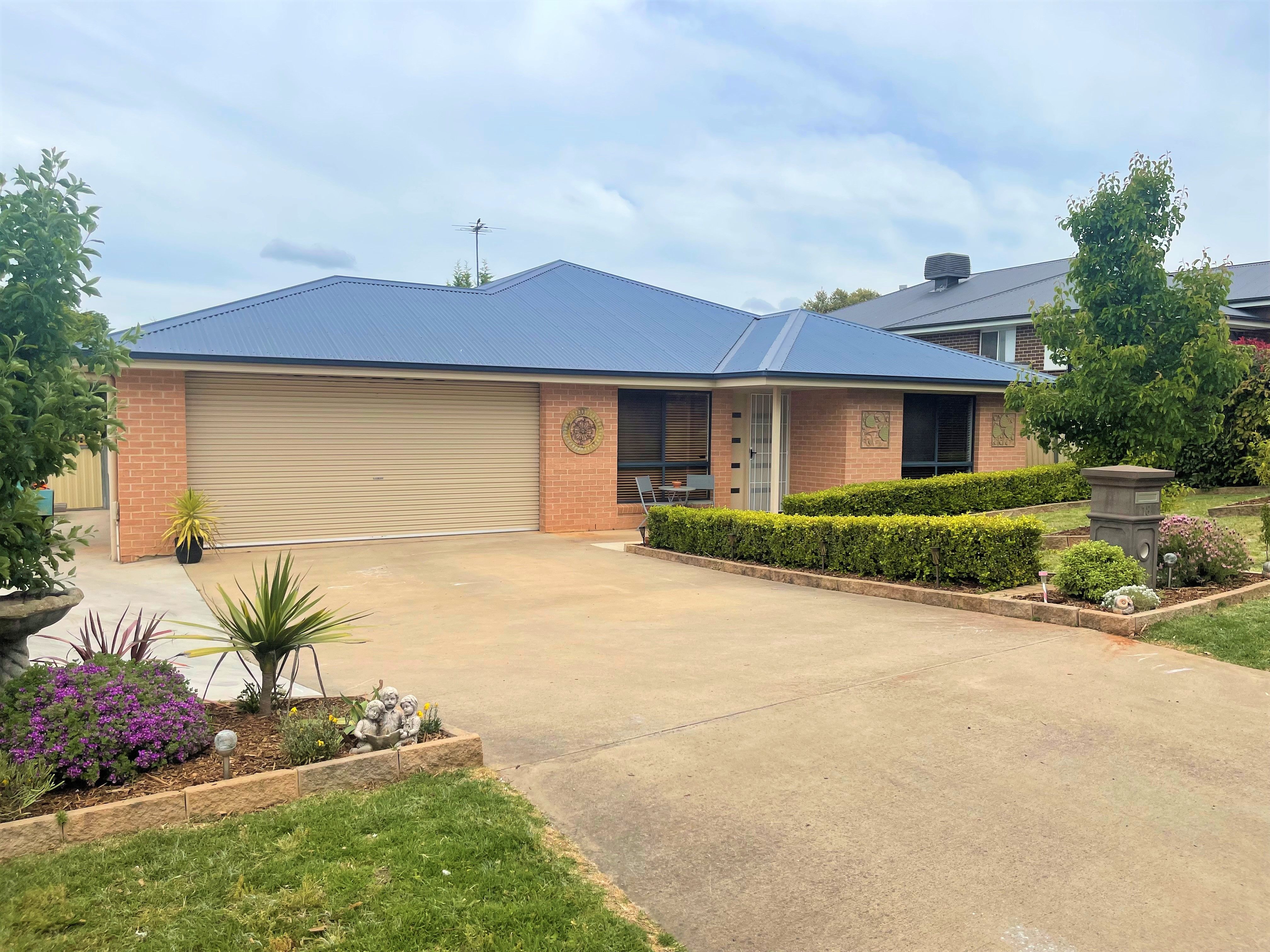 18 Orchard Street, Young NSW 2594