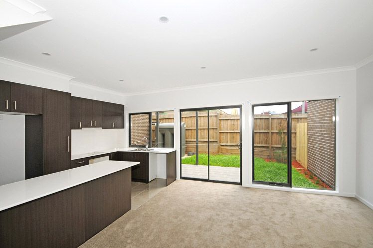 Unit 2/37 Tobin Way, Lyndhurst, VIC 3975