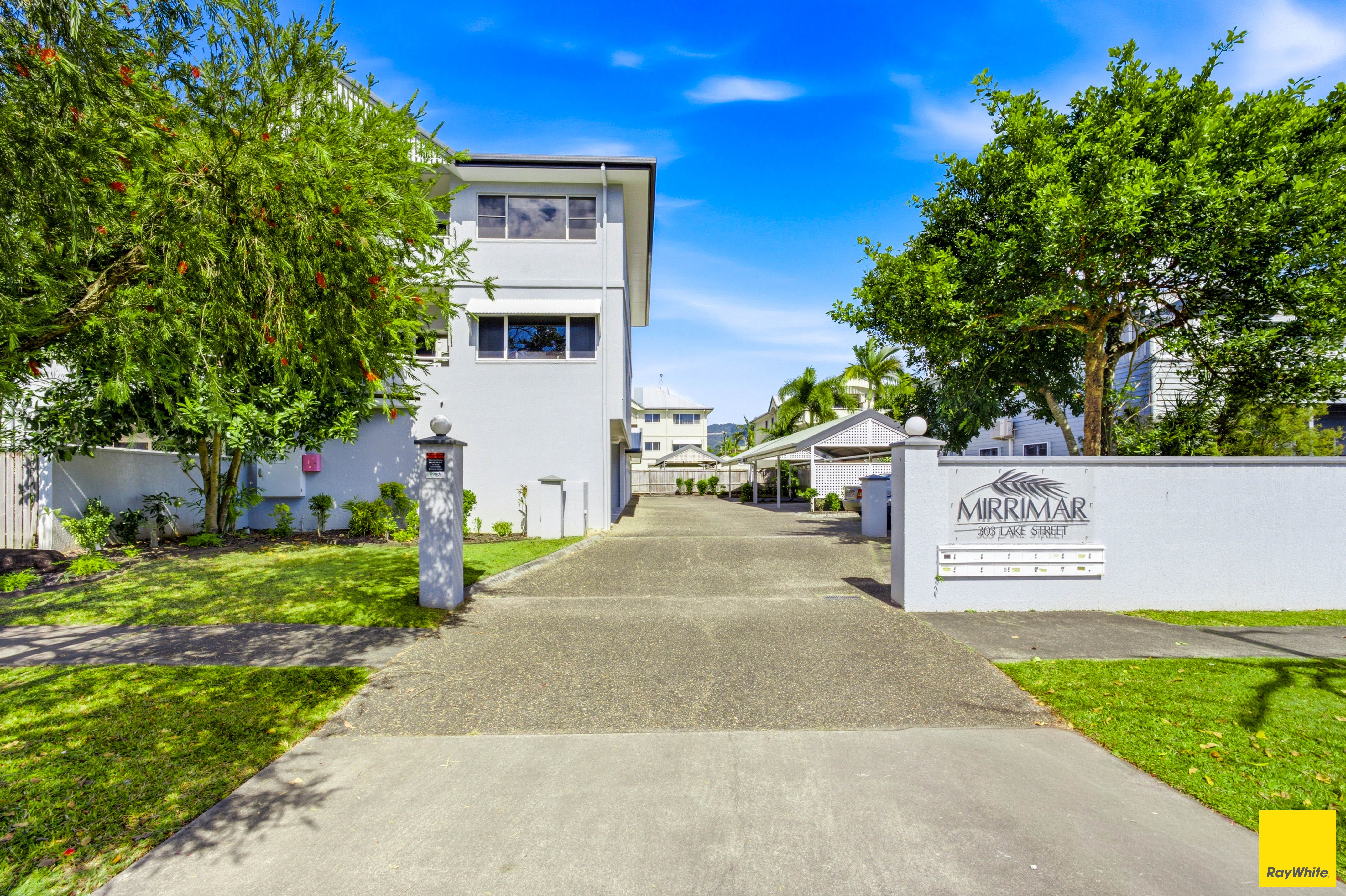 1/303-305 Lake Street — photo from Ray White Cairns