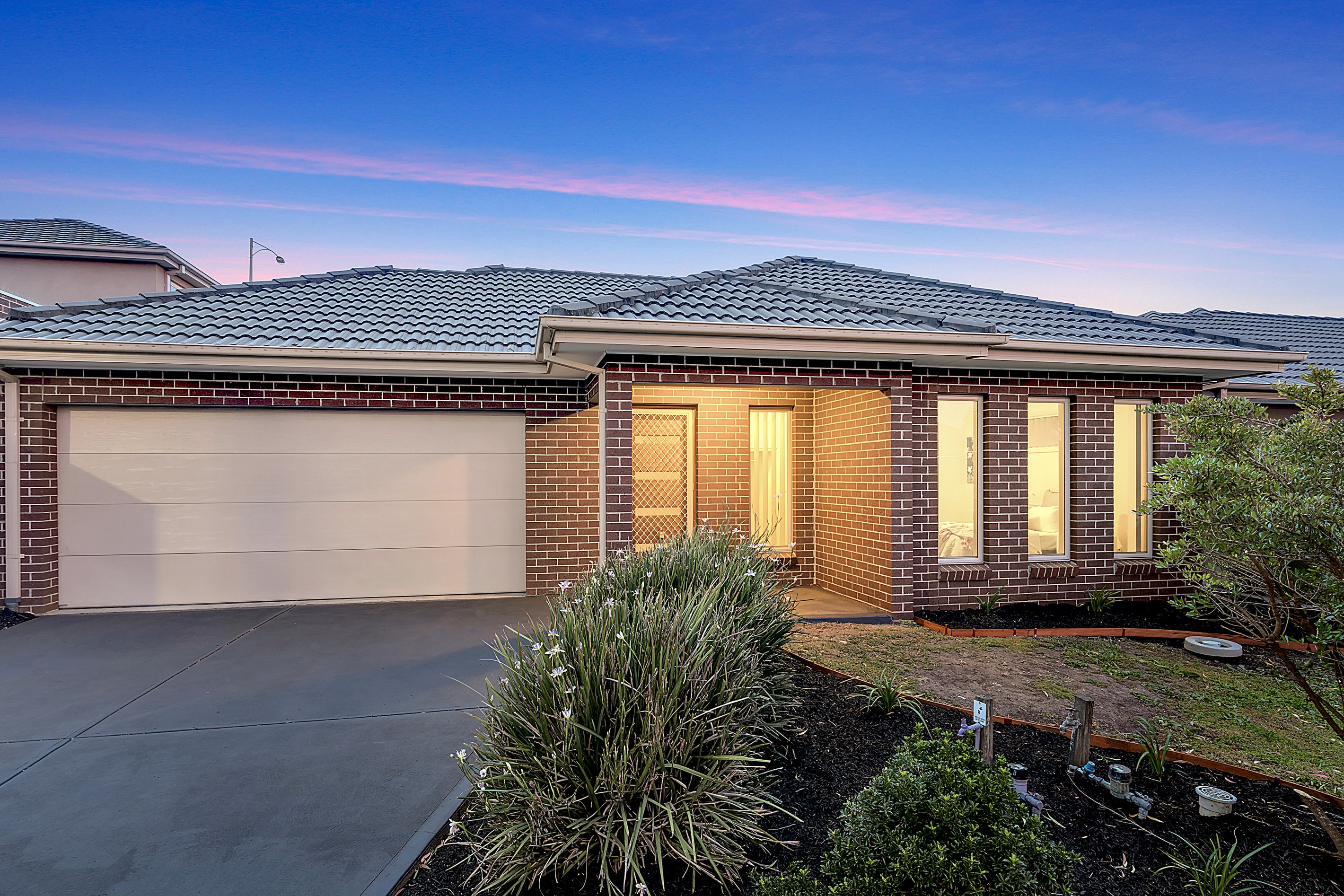 8 Hollows Court, Craigieburn, VIC 3064
