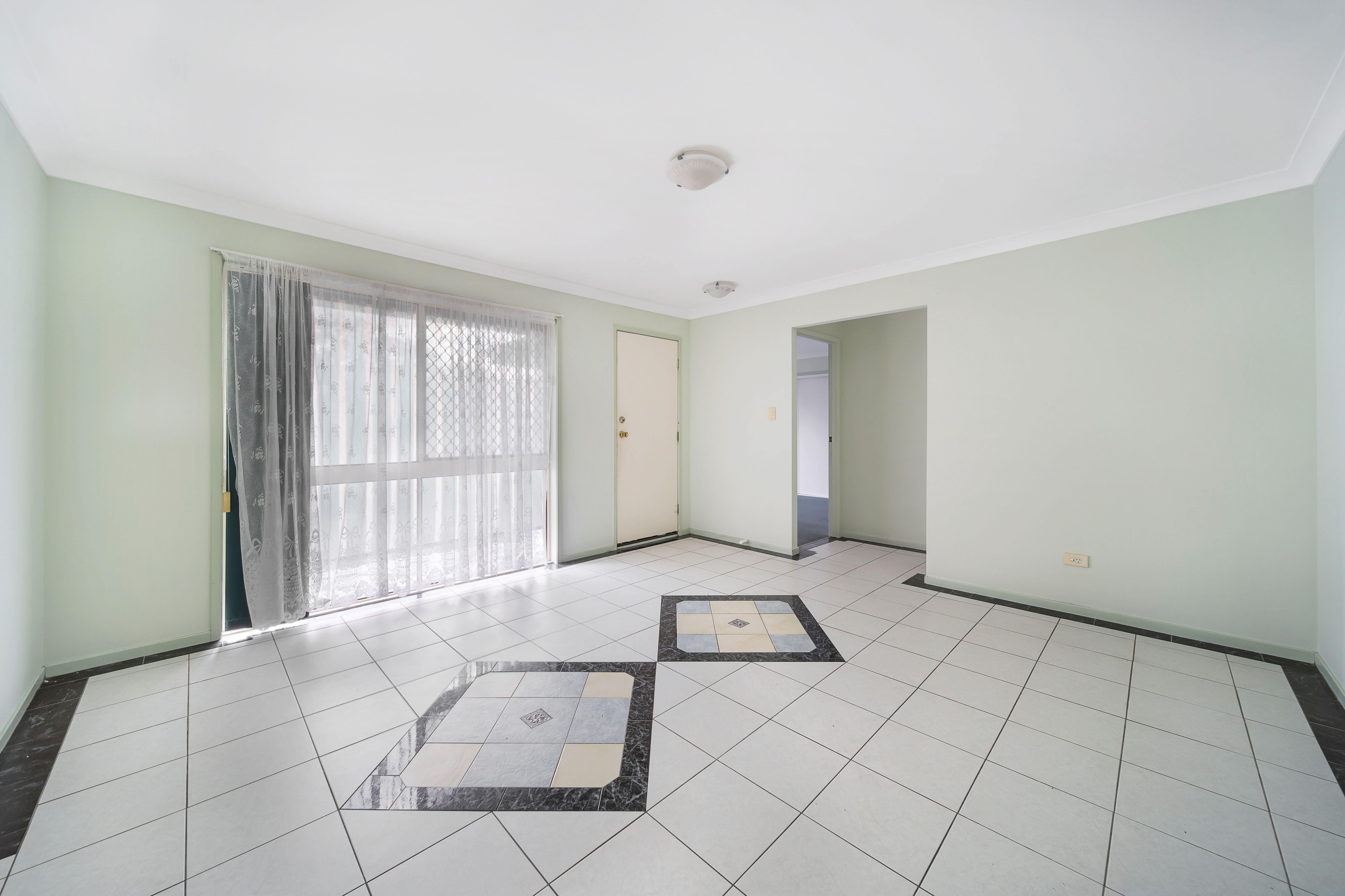 16 Lorraine Street, Crestmead, QLD 4132