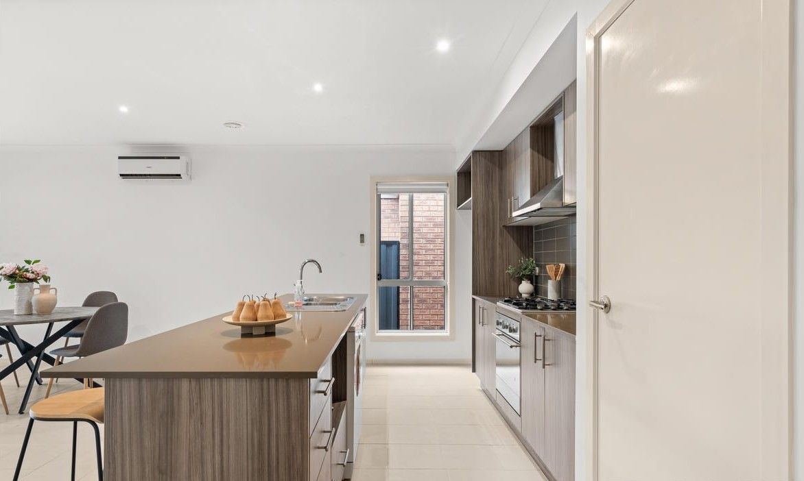 62 Brownlow Drive — photo 3 of 13