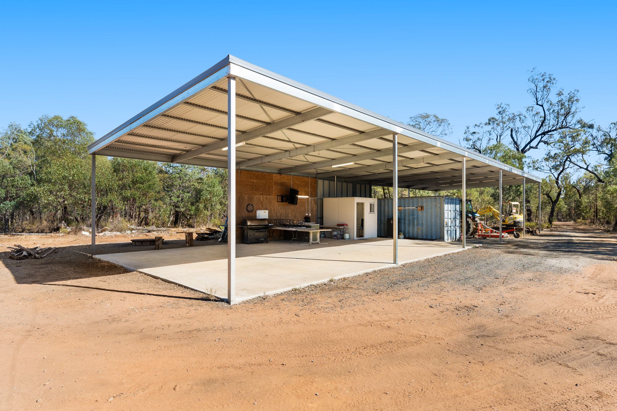 'Googoorewon' Lot 56 Stonehenge Road — photo 3 of 14