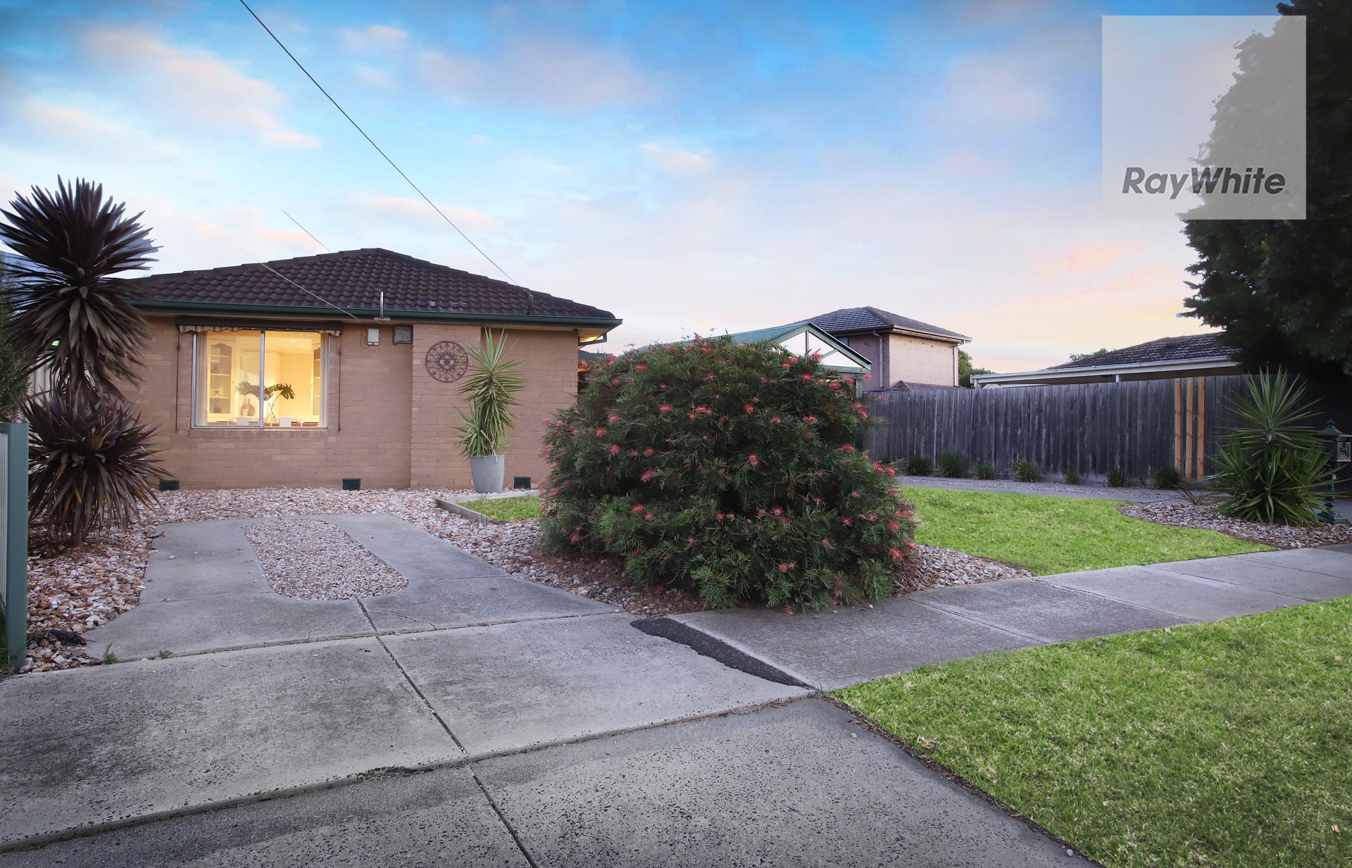 4 Sutton Close, Gladstone Park, VIC 3043