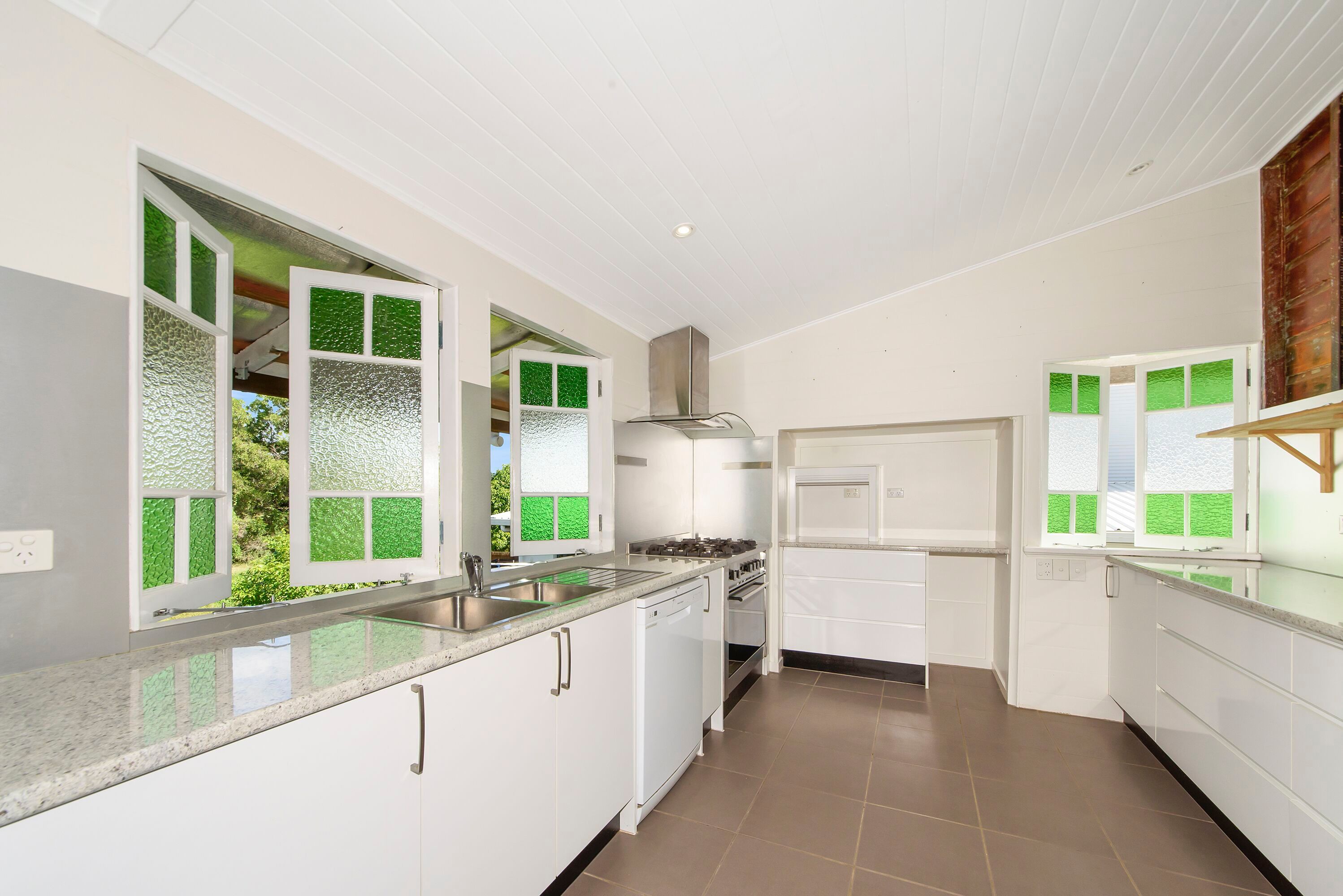 31 Hubert Street, South Townsville, QLD 4810