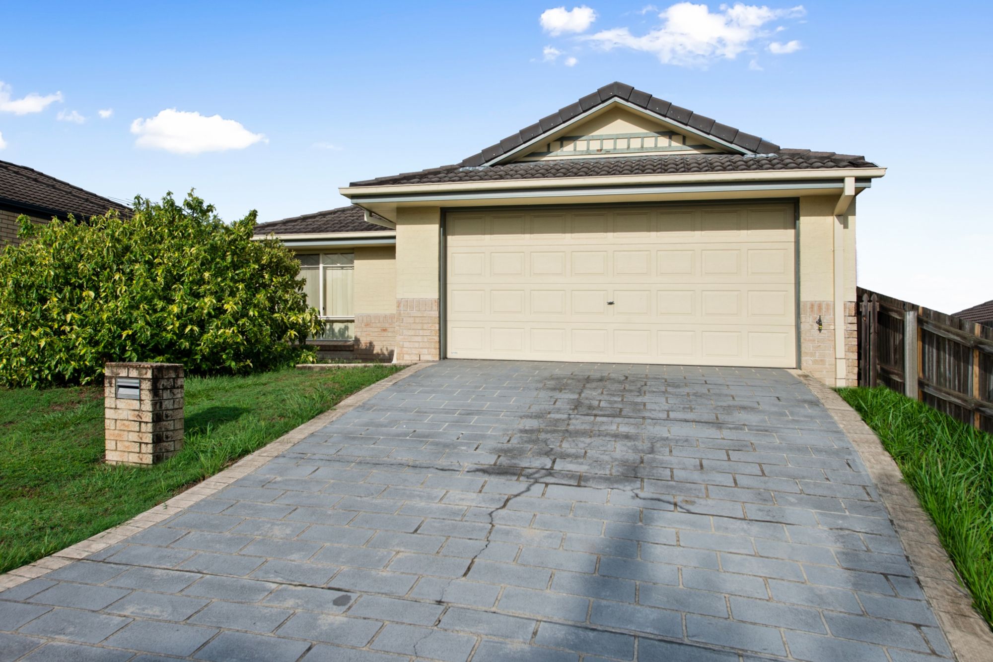14 Zoe Place, Deception Bay QLD 4508