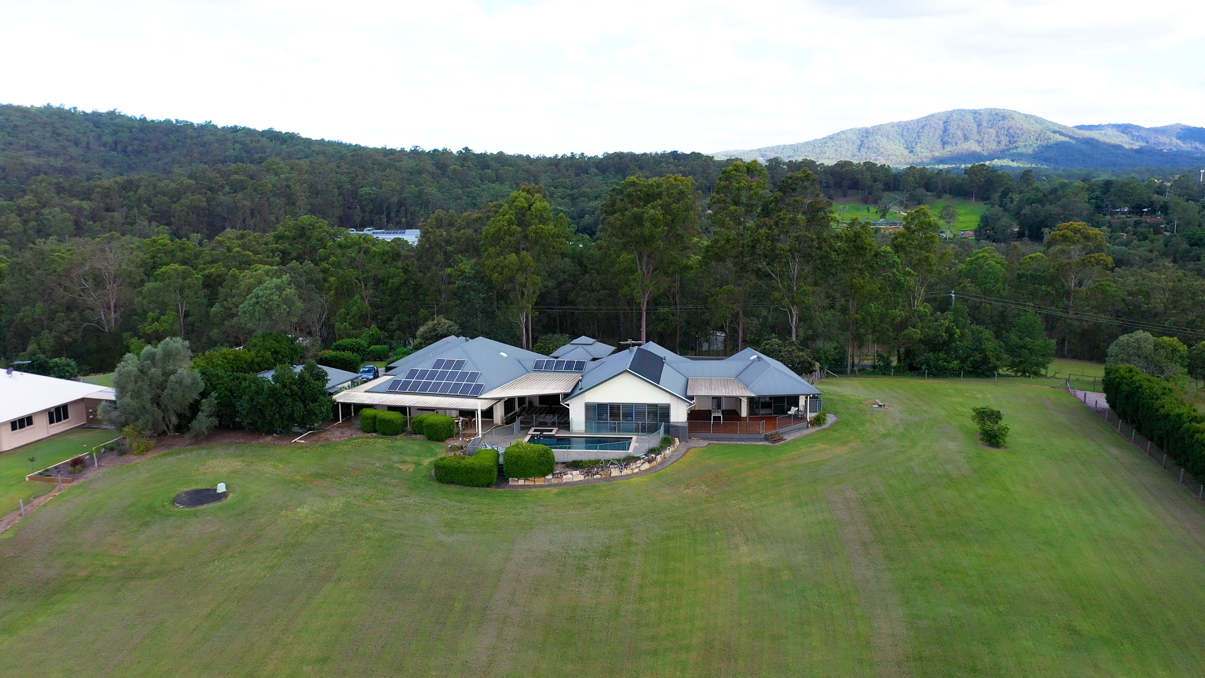 27 Burton Lane, Samford Valley, QLD 4520