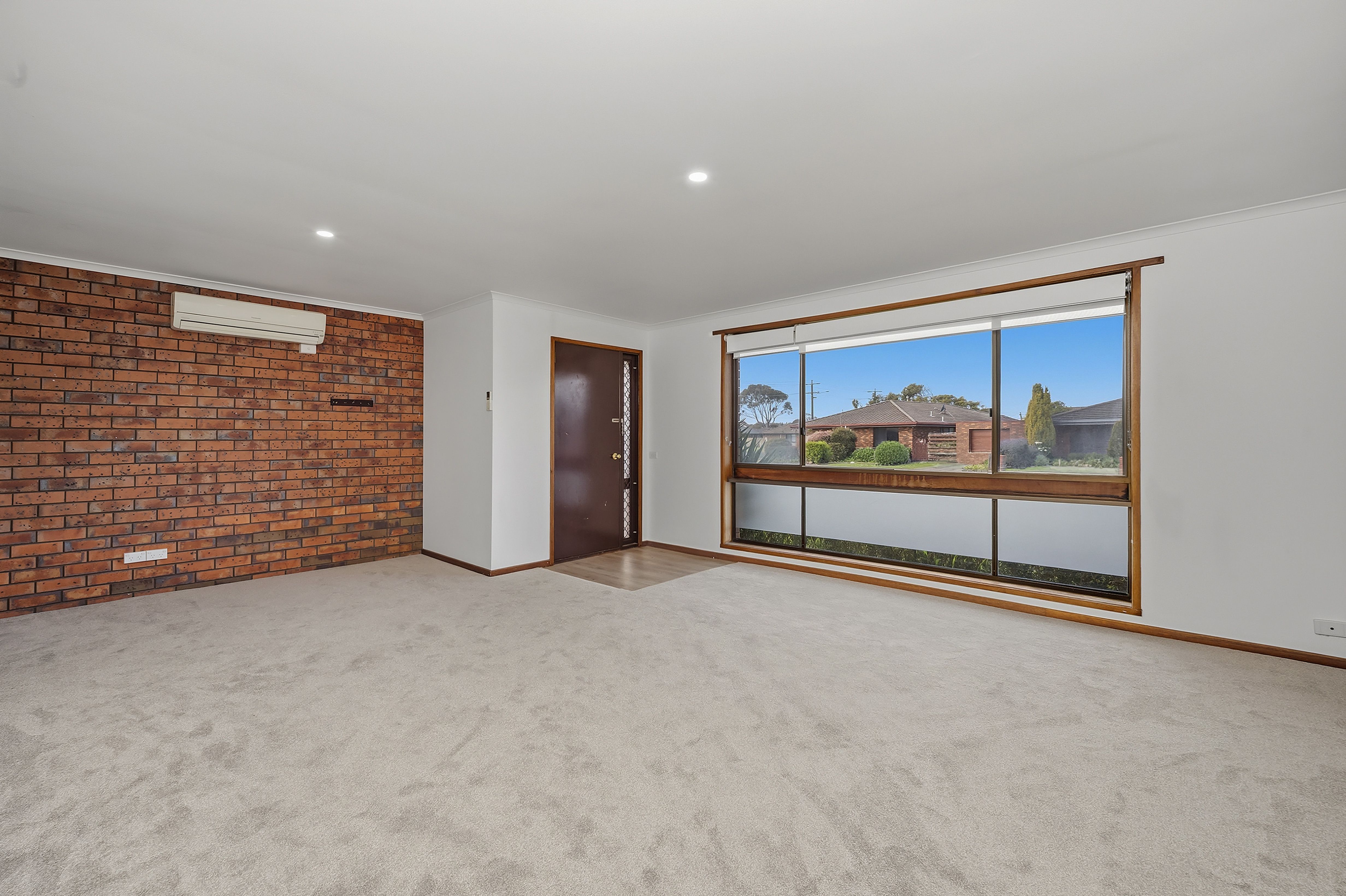1/2 Moonah Street — photo 2 of 8