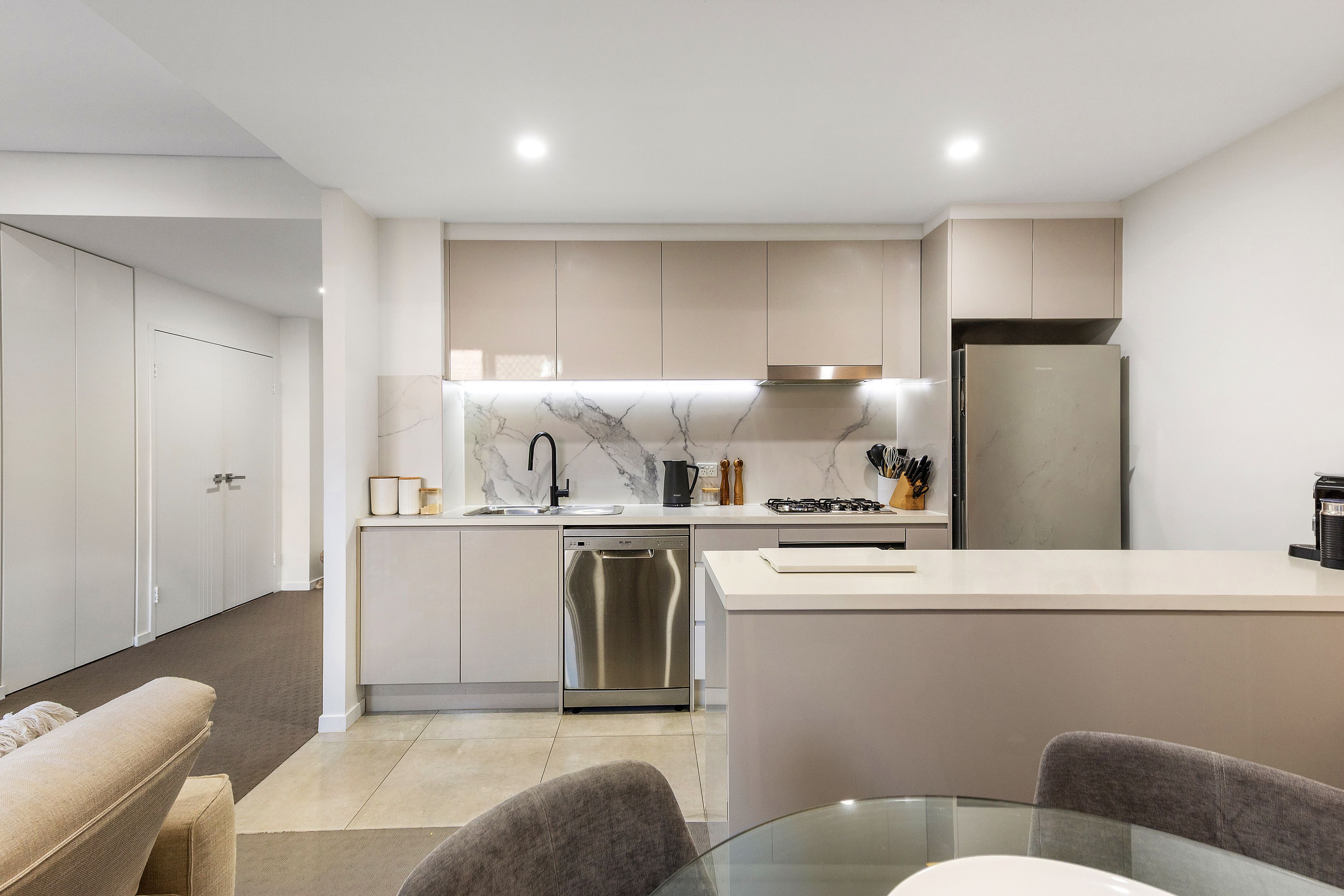 2/51-53A Balmoral Street — photo 3 of 8