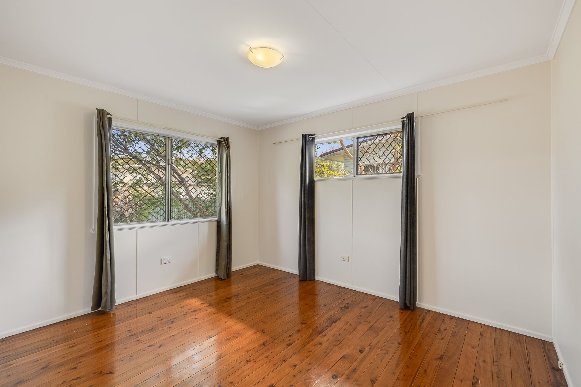 12 Mcnamara Street — photo 11 of 18